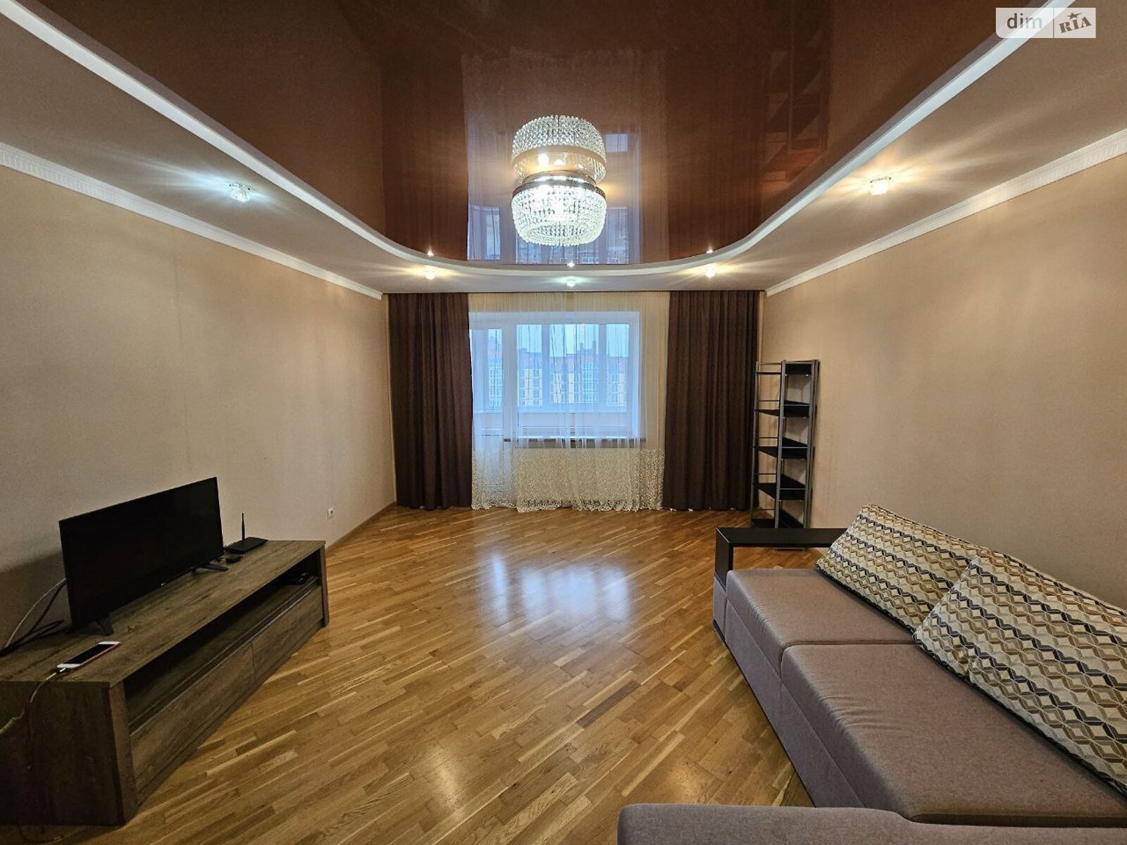 трехкомнатная квартира в Тернополе, район Дружба, на ул. Владимира Лучаковского в аренду на долгий срок помесячно фото 1 трехкомнатная квартира в Тернополе, район Дружба, на ул. Владимира Лучаковского в аренду на долгий срок помесячно фото 1