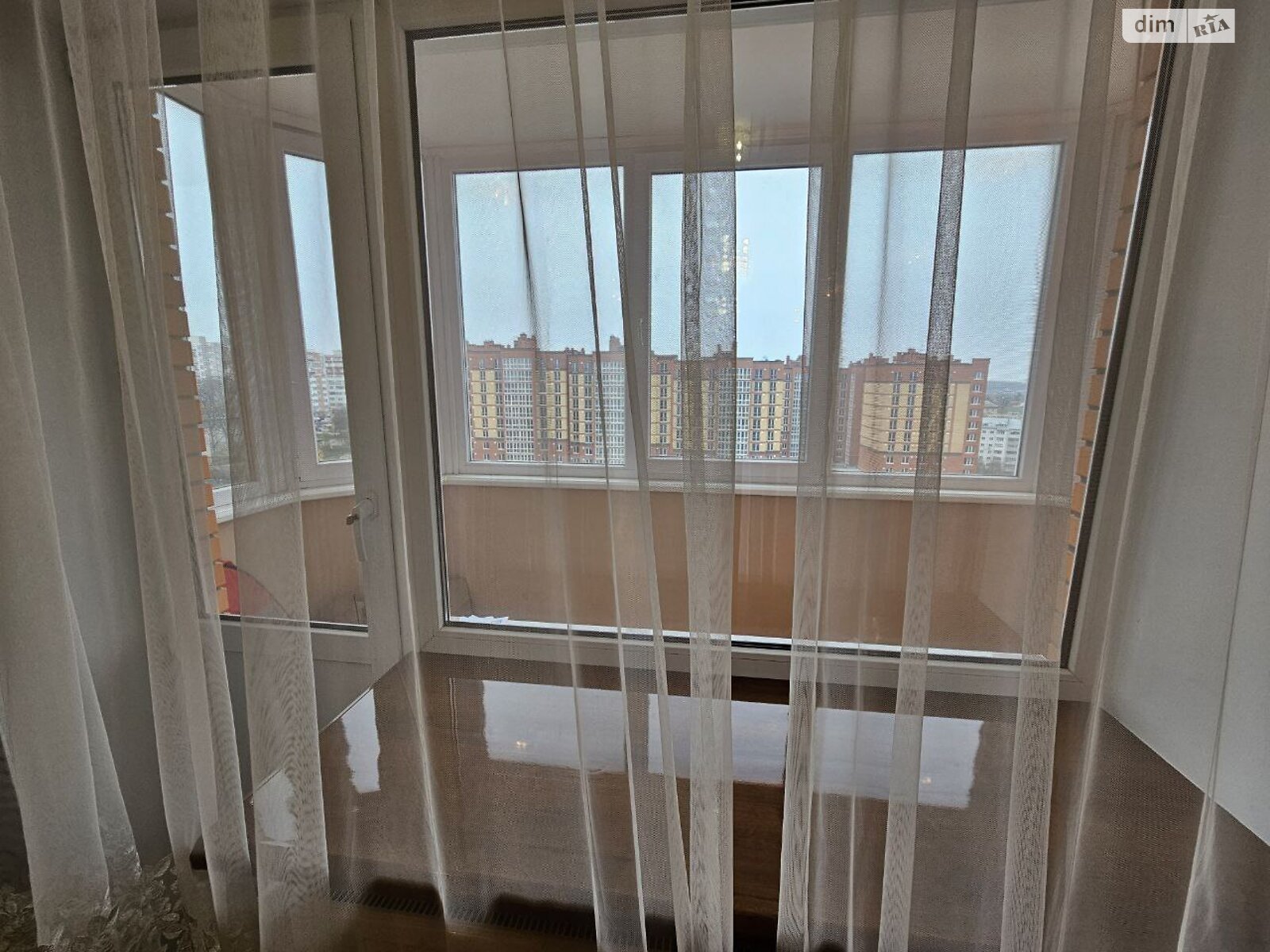 трехкомнатная квартира в Тернополе, район Дружба, на ул. Владимира Лучаковского в аренду на долгий срок помесячно фото 1 трехкомнатная квартира в Тернополе, район Дружба, на ул. Владимира Лучаковского в аренду на долгий срок помесячно фото 1