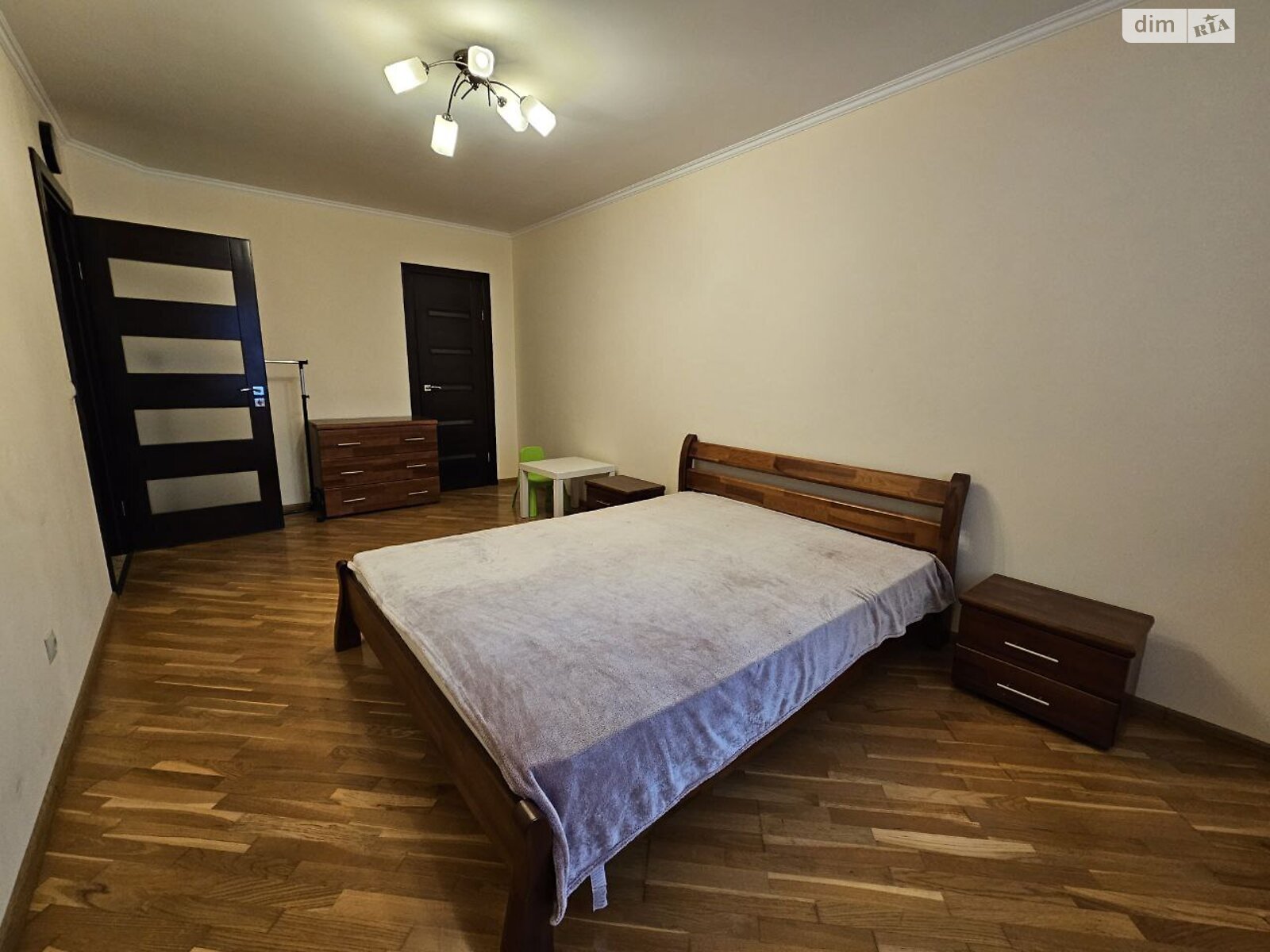 трехкомнатная квартира в Тернополе, район Дружба, на ул. Владимира Лучаковского в аренду на долгий срок помесячно фото 1 трехкомнатная квартира в Тернополе, район Дружба, на ул. Владимира Лучаковского в аренду на долгий срок помесячно фото 1