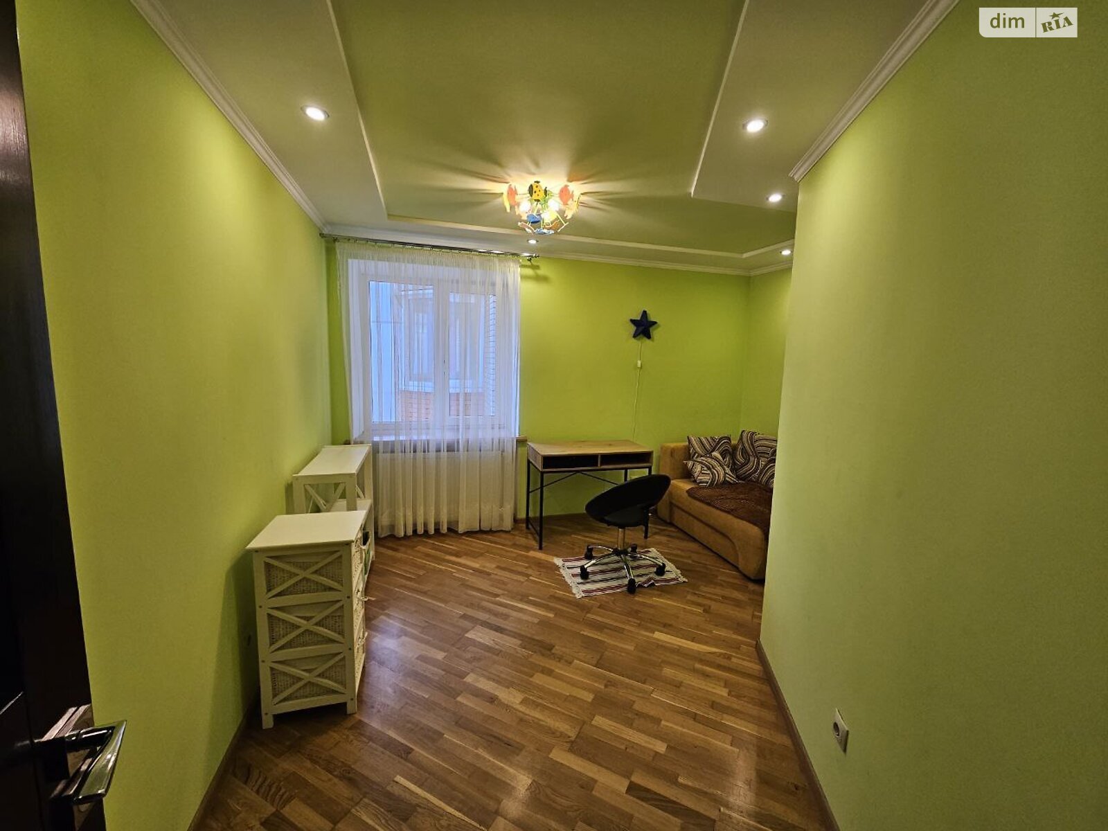 трехкомнатная квартира в Тернополе, район Дружба, на ул. Владимира Лучаковского в аренду на долгий срок помесячно фото 1 трехкомнатная квартира в Тернополе, район Дружба, на ул. Владимира Лучаковского в аренду на долгий срок помесячно фото 1