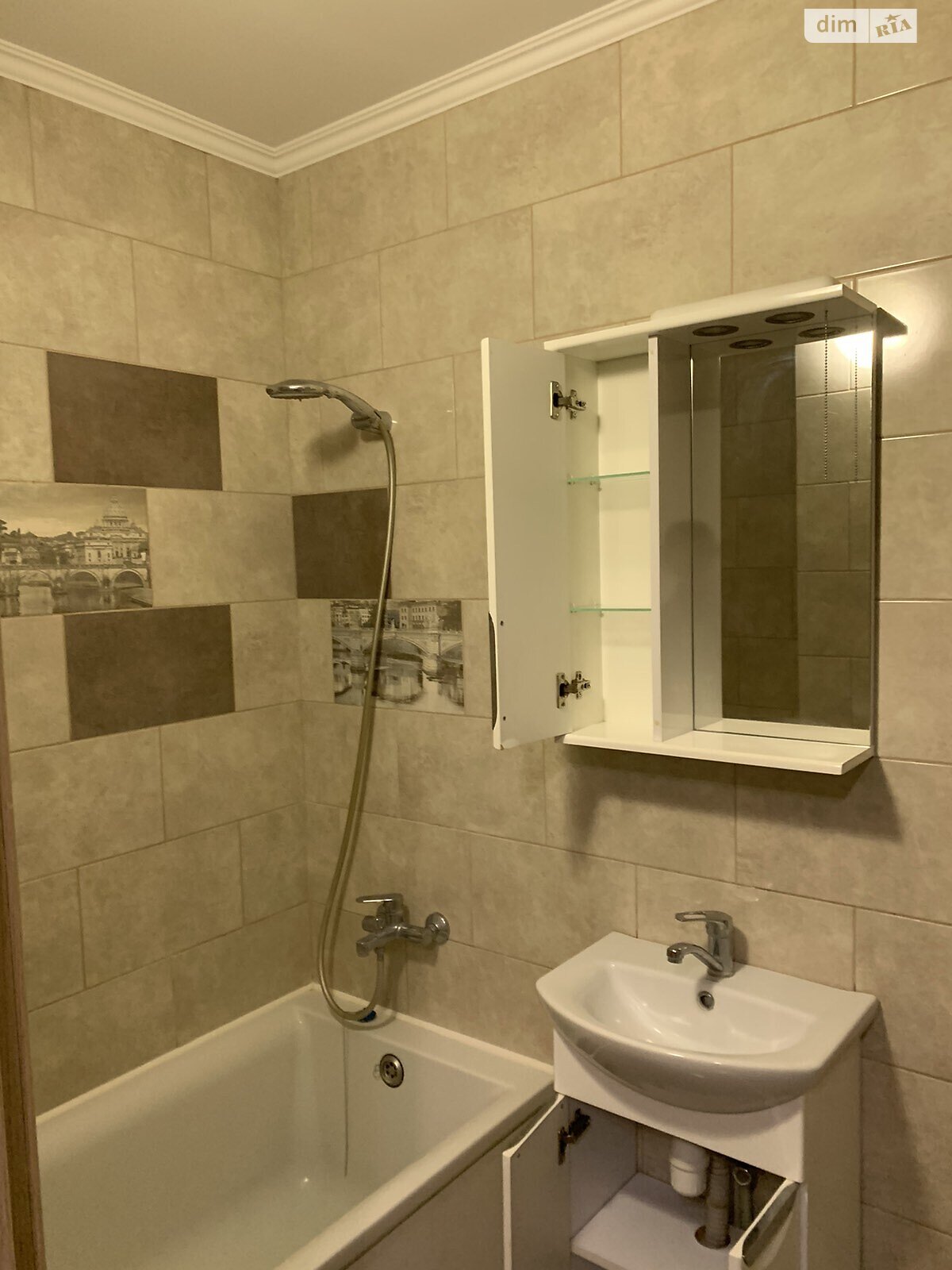 двухкомнатная квартира с мебелью в Тернополе, район Дружба, на ул. Владимира Лучаковского 5 в аренду на долгий срок помесячно фото 1