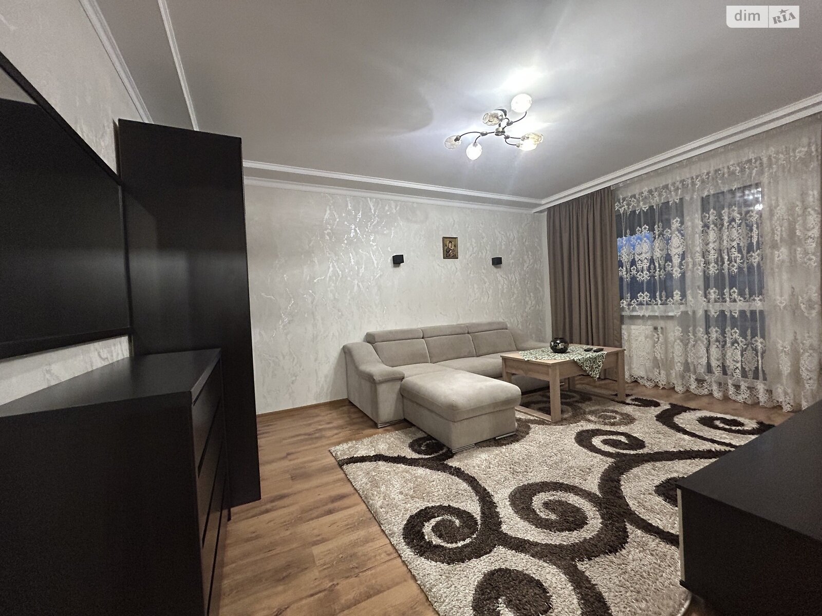 трикімнатна квартира в Тернополі, район Дружба, на вул. Володимира Лучаковського в довготривалу оренду помісячно фото 1