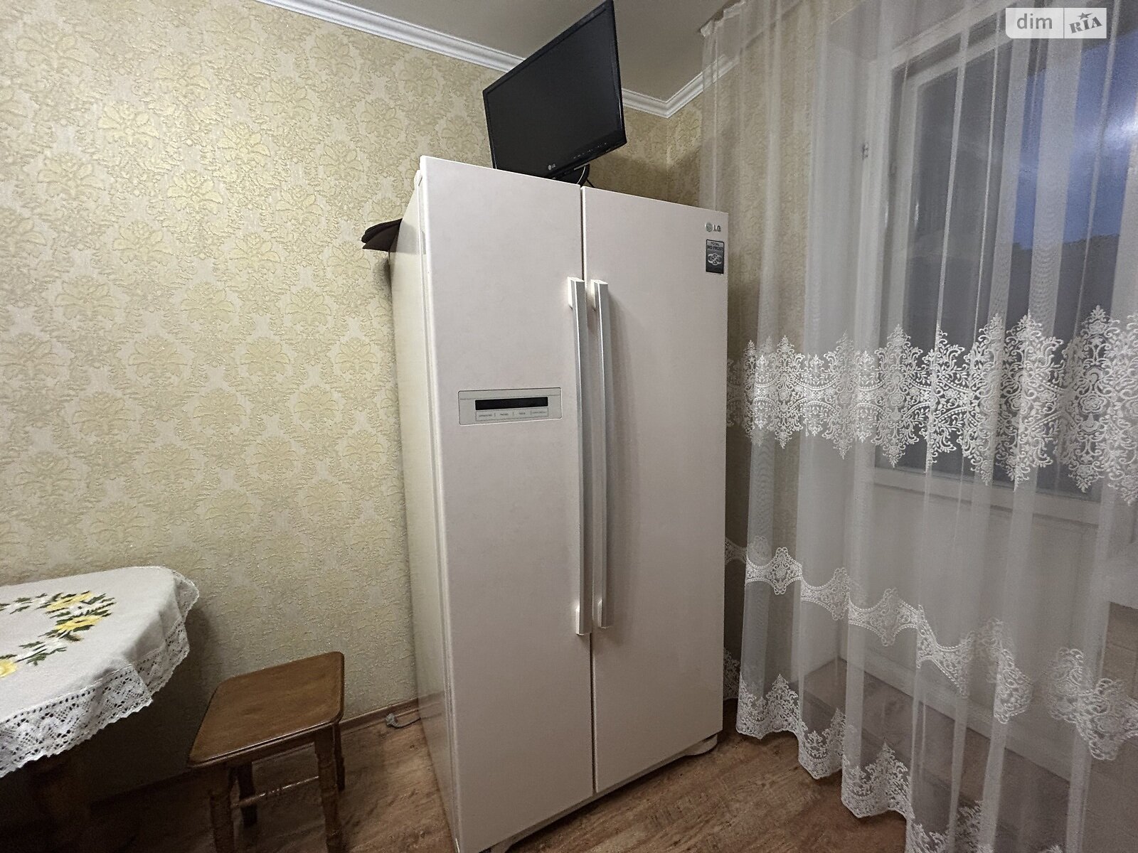 трикімнатна квартира в Тернополі, район Дружба, на вул. Володимира Лучаковського в довготривалу оренду помісячно фото 1