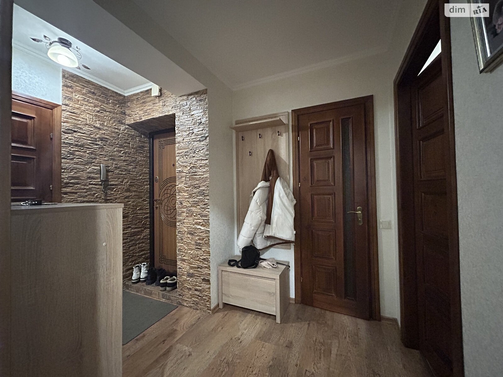 трикімнатна квартира в Тернополі, район Дружба, на вул. Володимира Лучаковського в довготривалу оренду помісячно фото 1