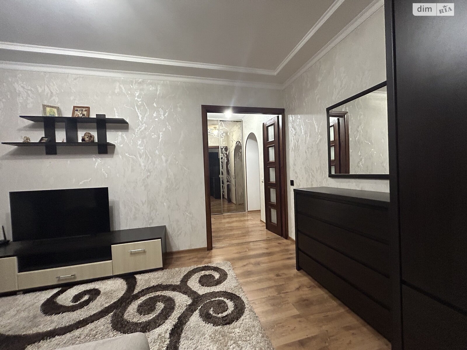 трикімнатна квартира в Тернополі, район Дружба, на вул. Володимира Лучаковського в довготривалу оренду помісячно фото 1