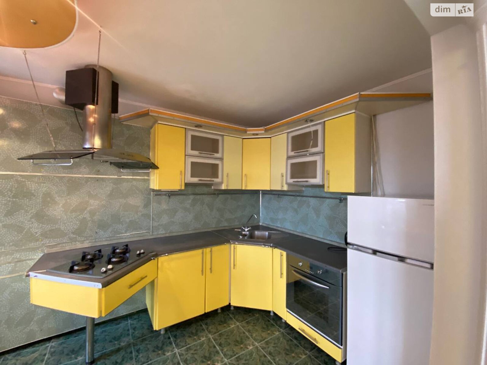 трехкомнатная квартира в Тернополе, район Дружба, на ул. Яремчука Назария в аренду на долгий срок помесячно фото 1 трехкомнатная квартира в Тернополе, район Дружба, на ул. Яремчука Назария в аренду на долгий срок помесячно фото 1