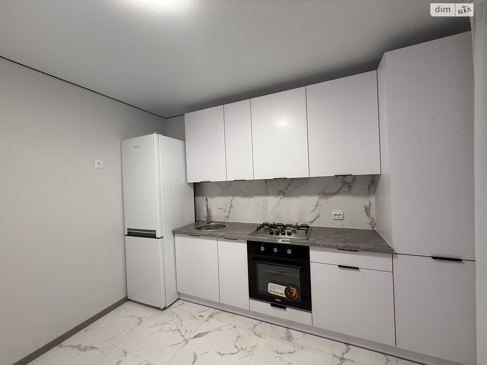 однокомнатная квартира в Тернополе, район Канада, на просп. Бандеры Степана в аренду на долгий срок помесячно фото 1 однокомнатная квартира в Тернополе, район Канада, на просп. Бандеры Степана в аренду на долгий срок помесячно фото 1