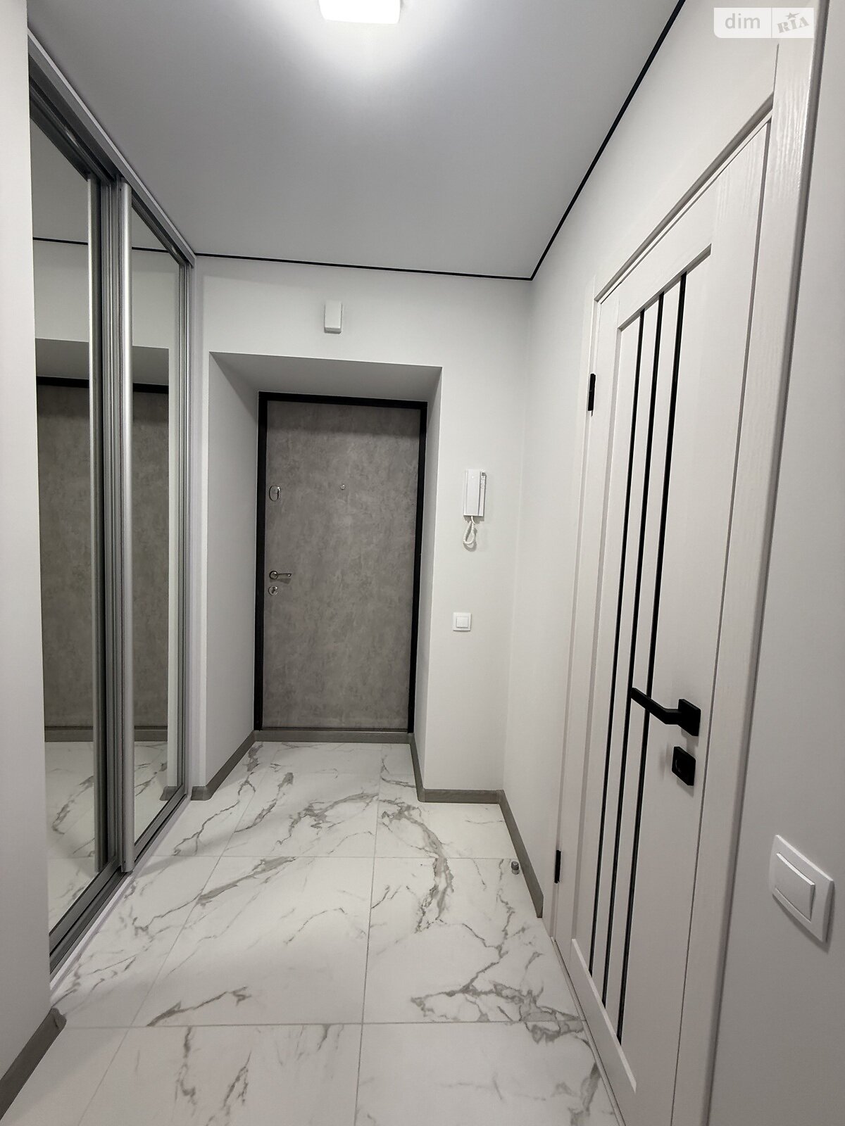 однокомнатная квартира в Тернополе, район Канада, на просп. Бандеры Степана в аренду на долгий срок помесячно фото 1 однокомнатная квартира в Тернополе, район Канада, на просп. Бандеры Степана в аренду на долгий срок помесячно фото 1