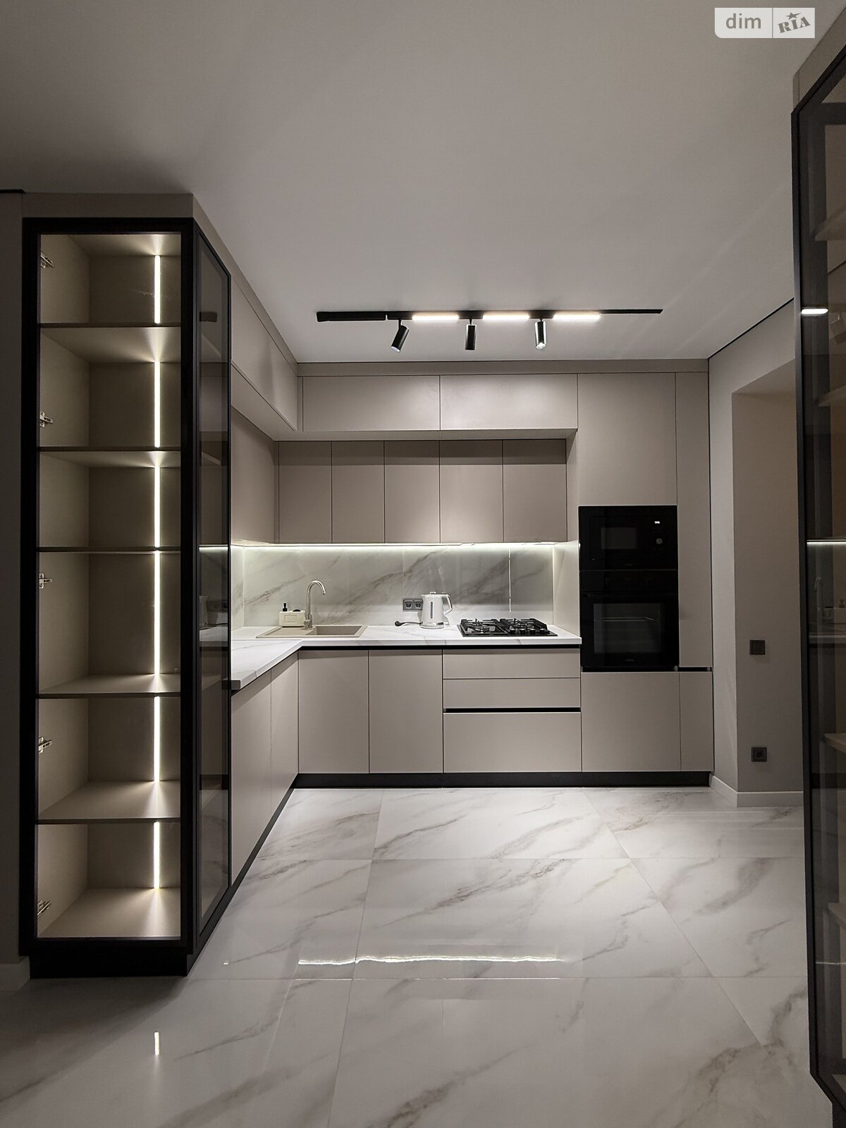 однокімнатна квартира в Тернополі, район Канада, на вул. Енергетична 5А в довготривалу оренду помісячно фото 1