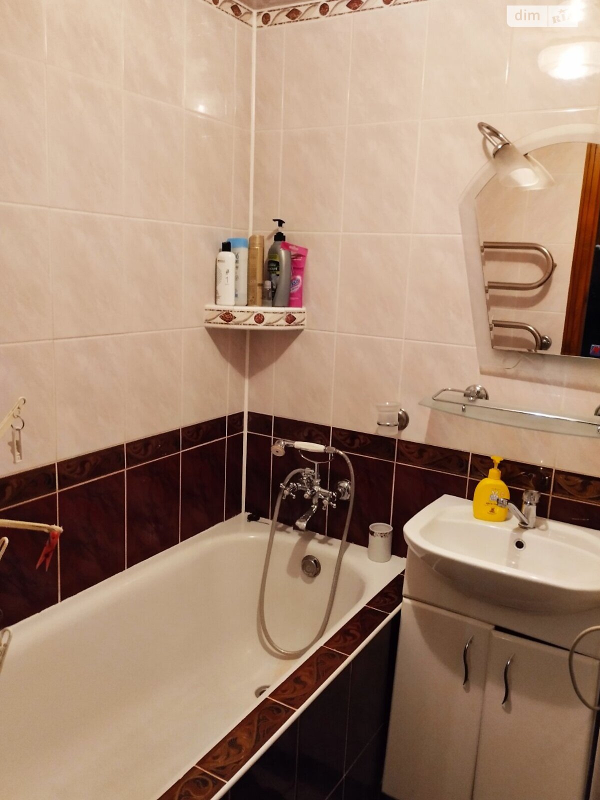 трикімнатна квартира в Тернополі, район Канада, на вул. Євгена Коновальця в довготривалу оренду помісячно фото 1