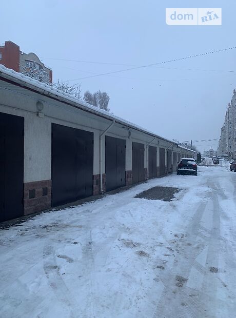 трехкомнатная квартира с мебелью в Тернополе, район Канада, на ул. Коновальца Евгения в аренду на долгий срок помесячно фото 1 трехкомнатная квартира с мебелью в Тернополе, район Канада, на ул. Коновальца Евгения в аренду на долгий срок помесячно фото 1