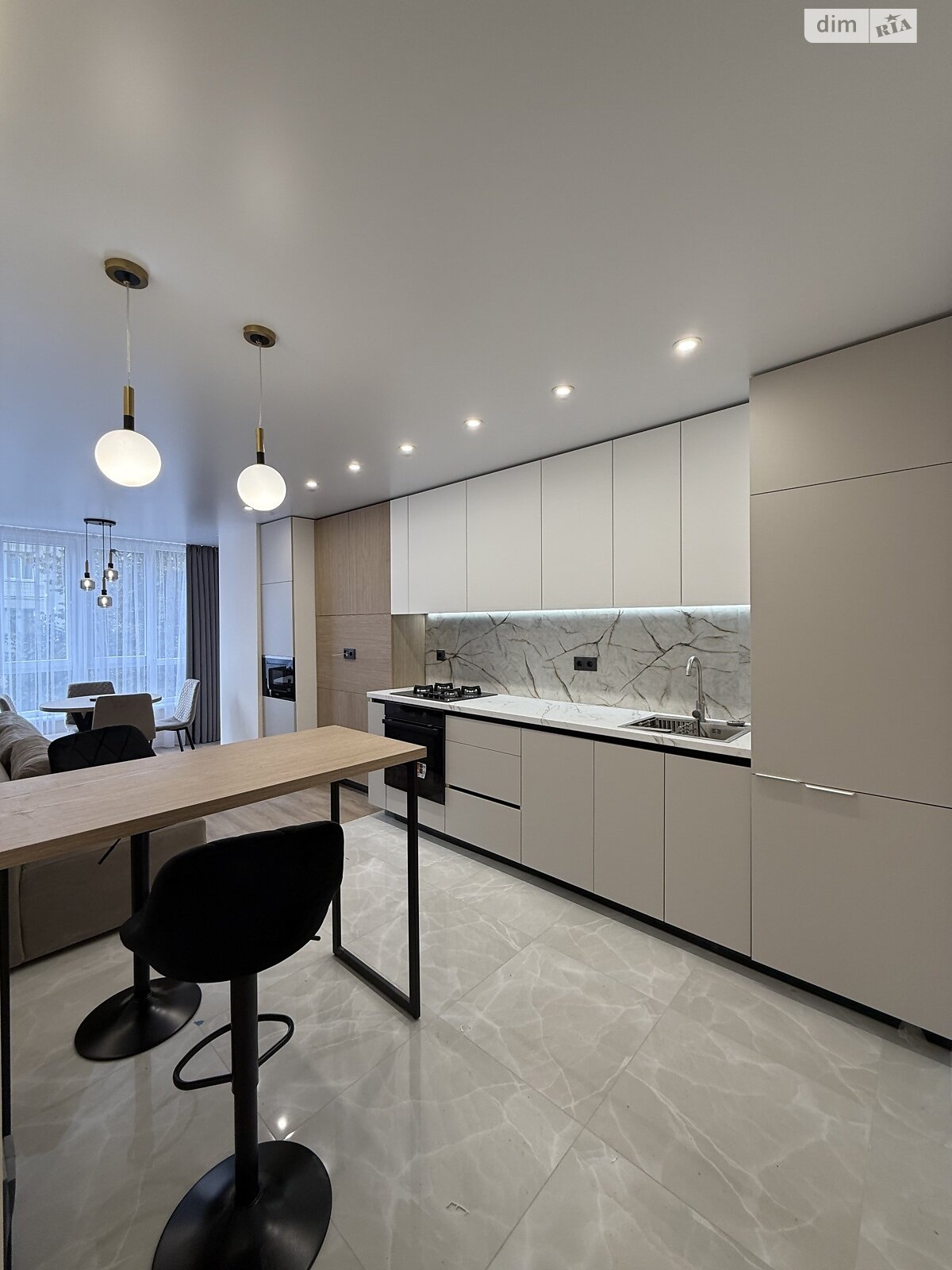 однокімнатна квартира в Тернополі, район Канада, на вул. Вербицького Михайла 7А в довготривалу оренду помісячно фото 1 однокімнатна квартира в Тернополі, район Канада, на вул. Вербицького Михайла 7А в довготривалу оренду помісячно фото 1