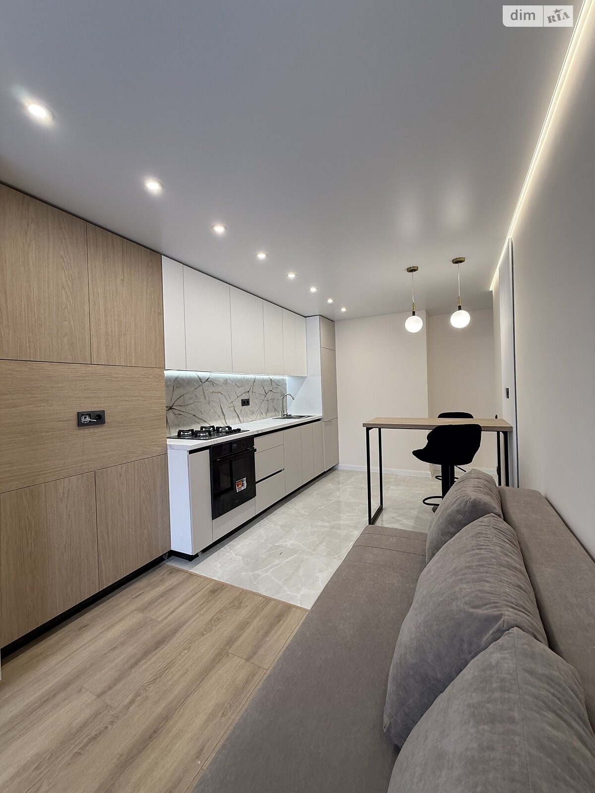 однокімнатна квартира в Тернополі, район Канада, на вул. Вербицького Михайла 7А в довготривалу оренду помісячно фото 1 однокімнатна квартира в Тернополі, район Канада, на вул. Вербицького Михайла 7А в довготривалу оренду помісячно фото 1