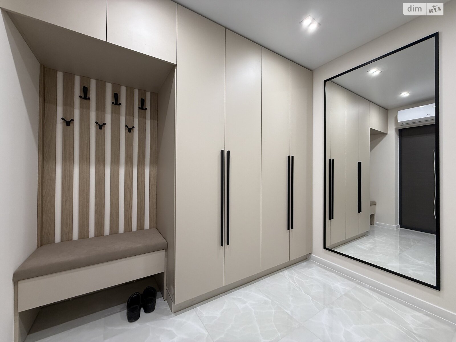 однокімнатна квартира в Тернополі, район Канада, на вул. Вербицького Михайла 7А в довготривалу оренду помісячно фото 1 однокімнатна квартира в Тернополі, район Канада, на вул. Вербицького Михайла 7А в довготривалу оренду помісячно фото 1