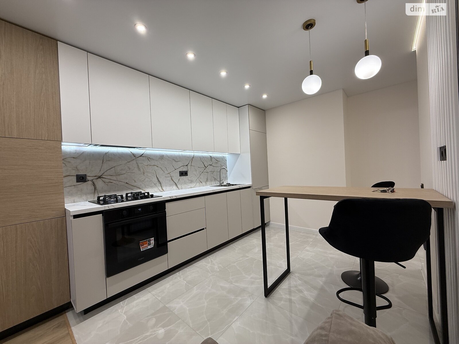 однокімнатна квартира в Тернополі, район Канада, на вул. Вербицького Михайла 7А в довготривалу оренду помісячно фото 1 однокімнатна квартира в Тернополі, район Канада, на вул. Вербицького Михайла 7А в довготривалу оренду помісячно фото 1