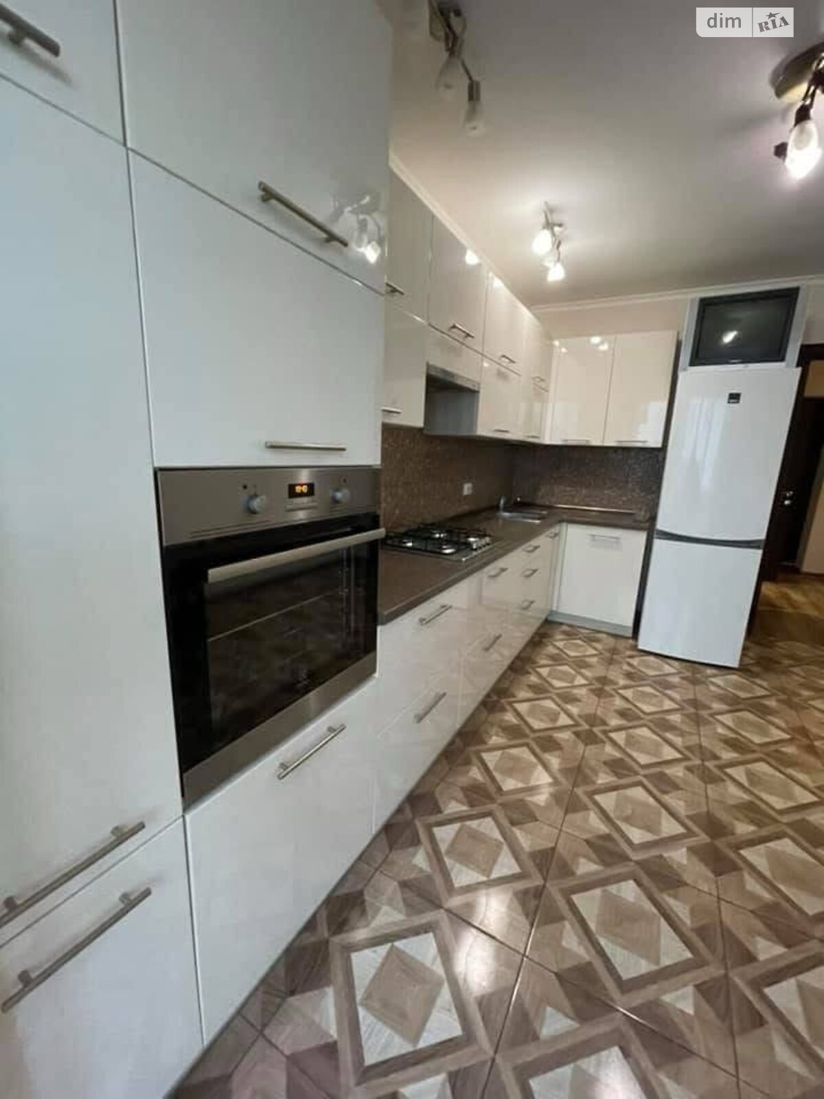 двухкомнатная квартира в Тернополе, район Канада, на ул. Вербицкого Михаила 12 в аренду на долгий срок помесячно фото 1