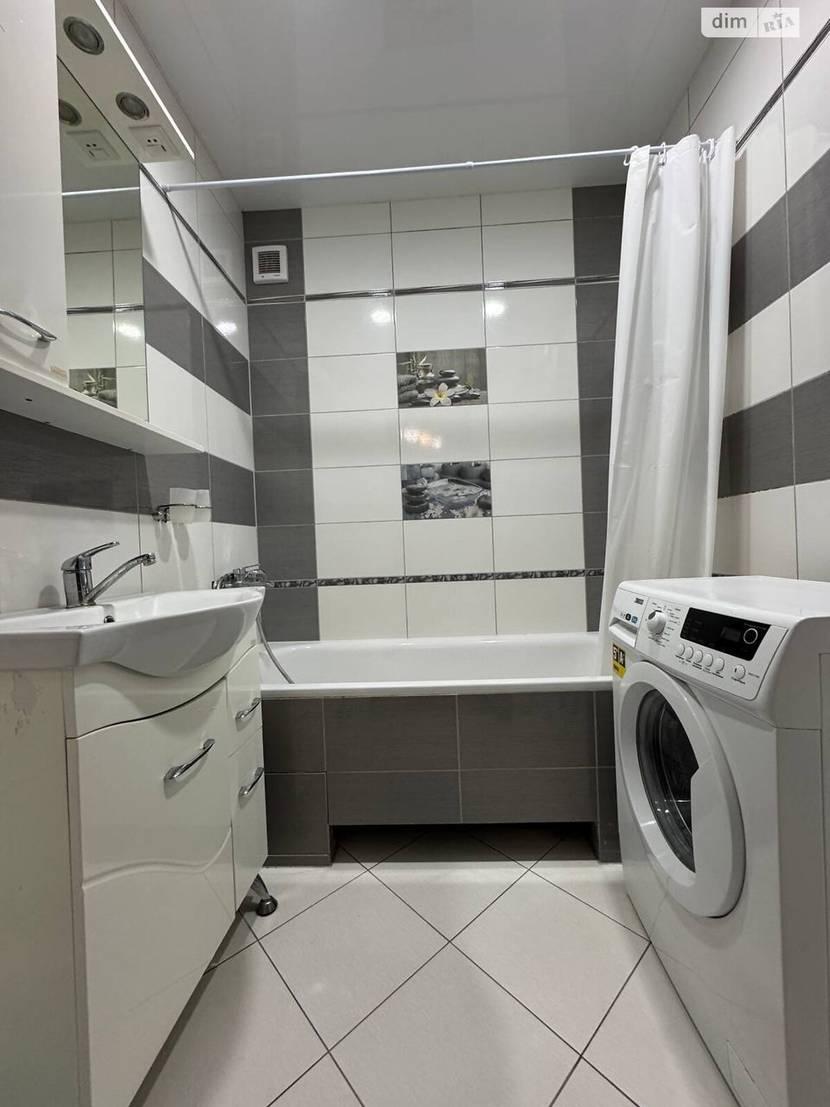 двухкомнатная квартира в Тернополе, район Канада, на ул. Вербицкого Михаила 12 в аренду на долгий срок помесячно фото 1