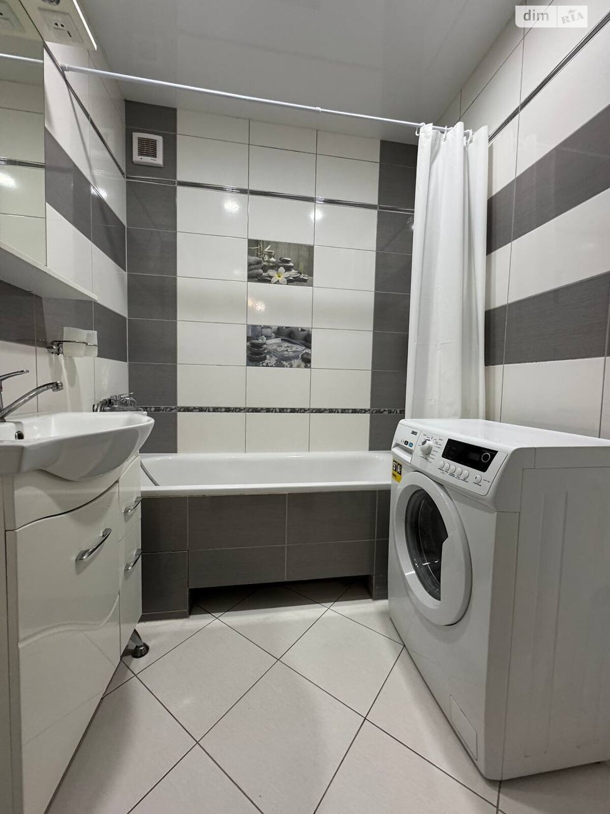 двухкомнатная квартира в Тернополе, район Канада, на ул. Вербицкого Михаила 12 в аренду на долгий срок помесячно фото 1