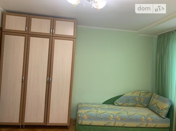 трехкомнатная квартира с мебелью в Тернополе, район Канада, на ул. Коновальца Евгения в аренду на долгий срок помесячно фото 1