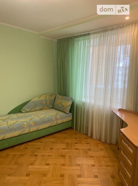 трехкомнатная квартира с мебелью в Тернополе, район Канада, на ул. Коновальца Евгения в аренду на долгий срок помесячно фото 1