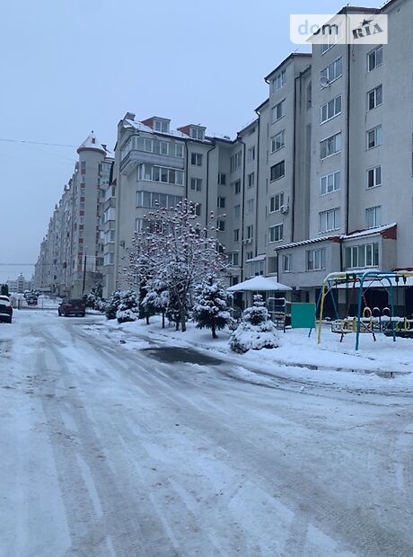 трехкомнатная квартира с мебелью в Тернополе, район Канада, на ул. Коновальца Евгения в аренду на долгий срок помесячно фото 1 трехкомнатная квартира с мебелью в Тернополе, район Канада, на ул. Коновальца Евгения в аренду на долгий срок помесячно фото 1