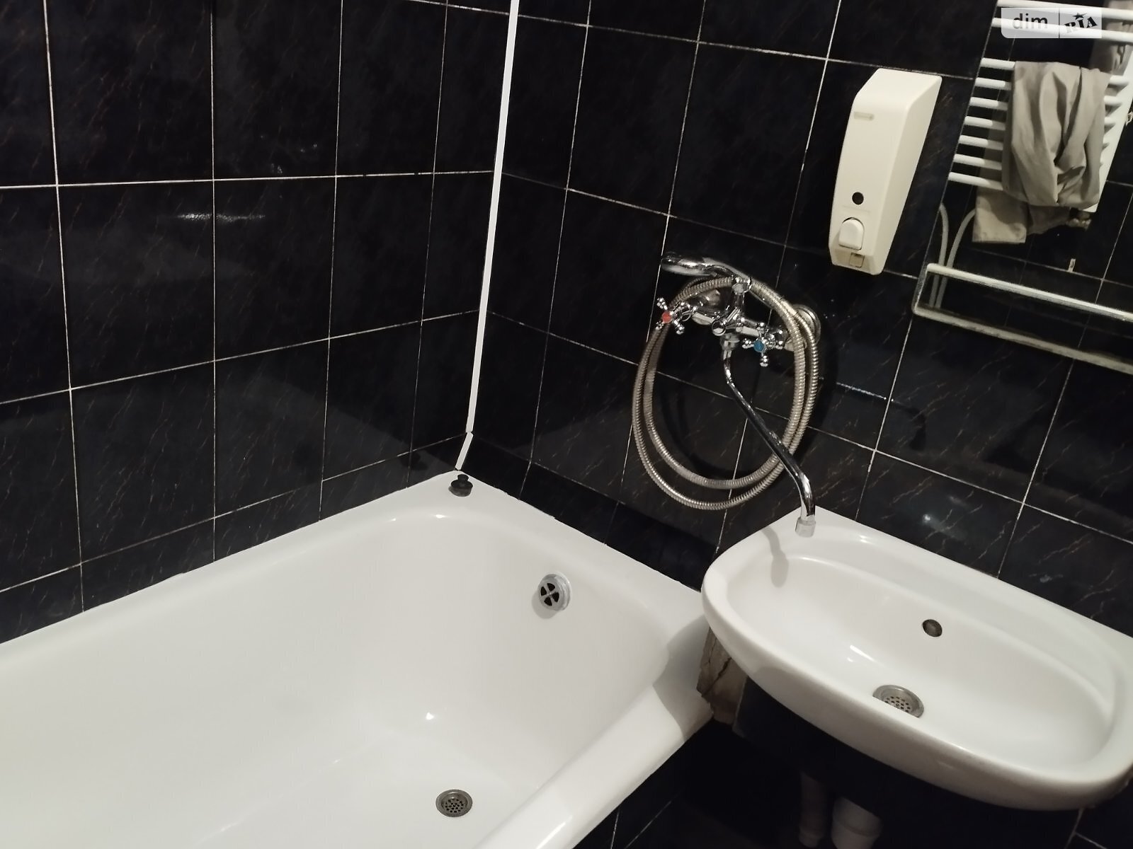 трикімнатна квартира в Тернополі, район Кутківці, на вул. Золотогірська в довготривалу оренду помісячно фото 1 трикімнатна квартира в Тернополі, район Кутківці, на вул. Золотогірська в довготривалу оренду помісячно фото 1