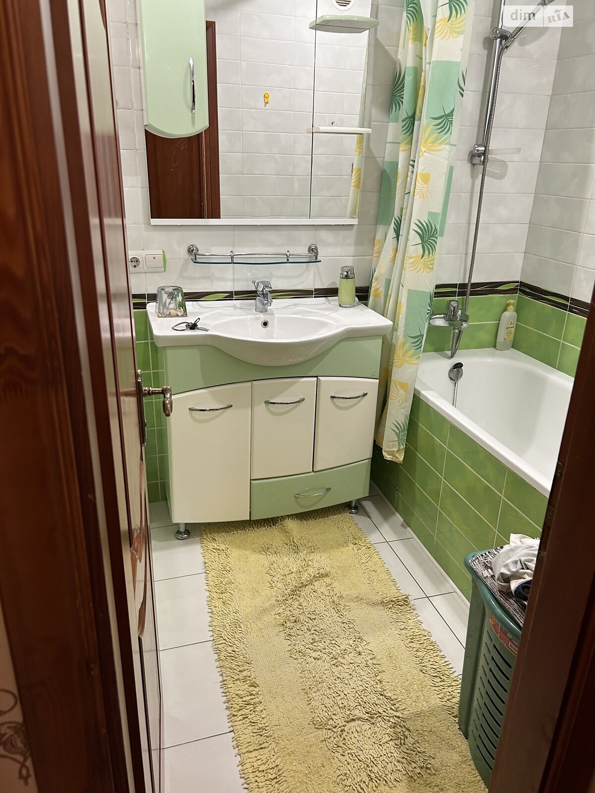 трехкомнатная квартира в Тернополе, район Микрорайон №6, на ул. Сахарова Андрея Академика в аренду на долгий срок помесячно фото 1 трехкомнатная квартира в Тернополе, район Микрорайон №6, на ул. Сахарова Андрея Академика в аренду на долгий срок помесячно фото 1