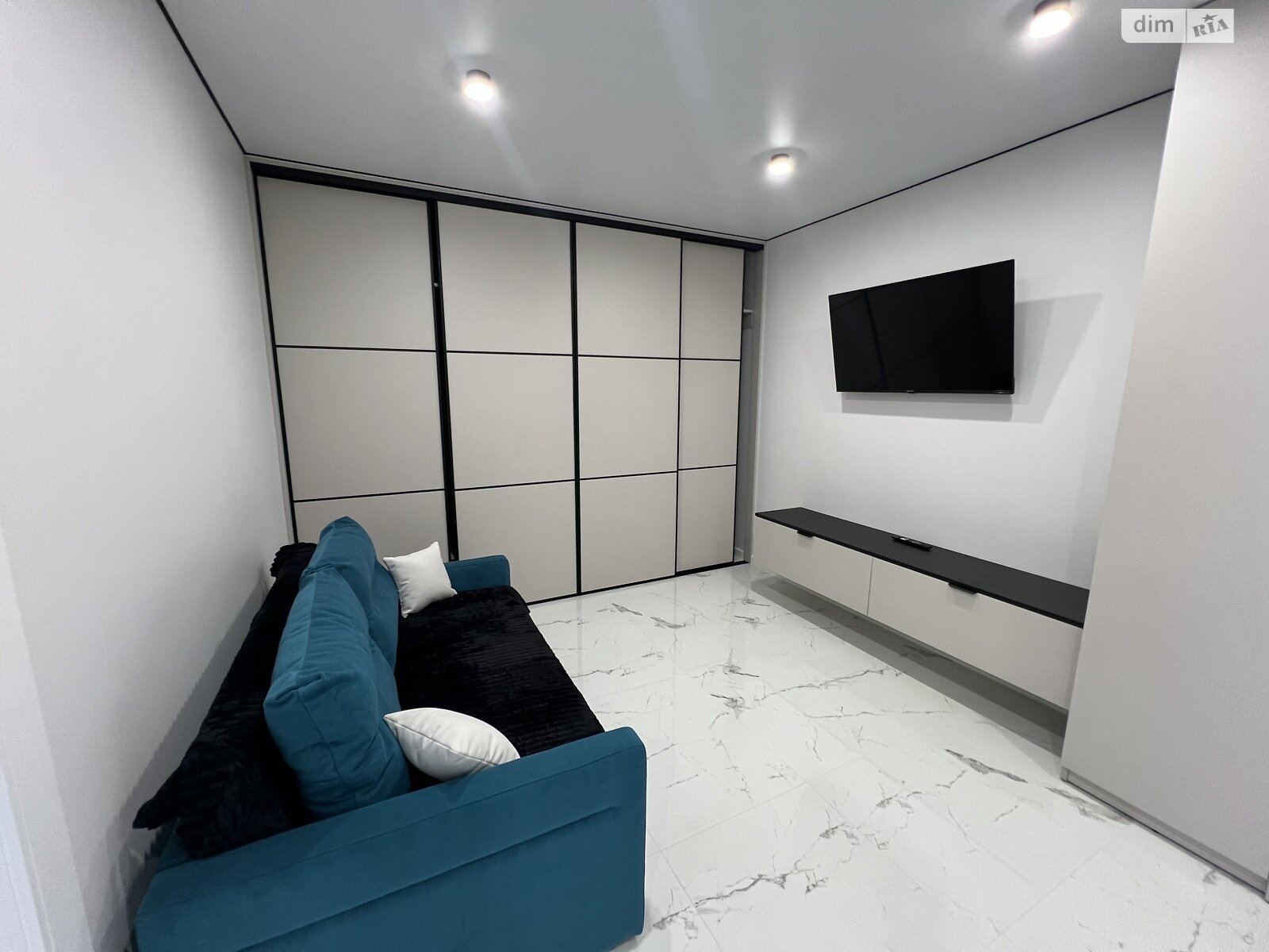 однокімнатна квартира з ремонтом в Тернополі, район Молодіжний, на вул. Генерала Мирона Тарнавського в довготривалу оренду помісячно фото 1 однокімнатна квартира з ремонтом в Тернополі, район Молодіжний, на вул. Генерала Мирона Тарнавського в довготривалу оренду помісячно фото 1