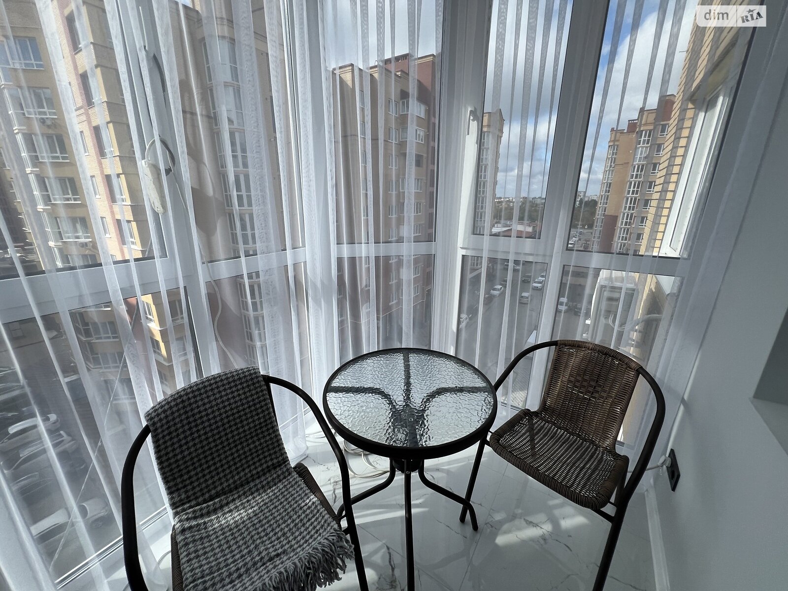 однокімнатна квартира з ремонтом в Тернополі, район Молодіжний, на вул. Генерала Мирона Тарнавського в довготривалу оренду помісячно фото 1 однокімнатна квартира з ремонтом в Тернополі, район Молодіжний, на вул. Генерала Мирона Тарнавського в довготривалу оренду помісячно фото 1