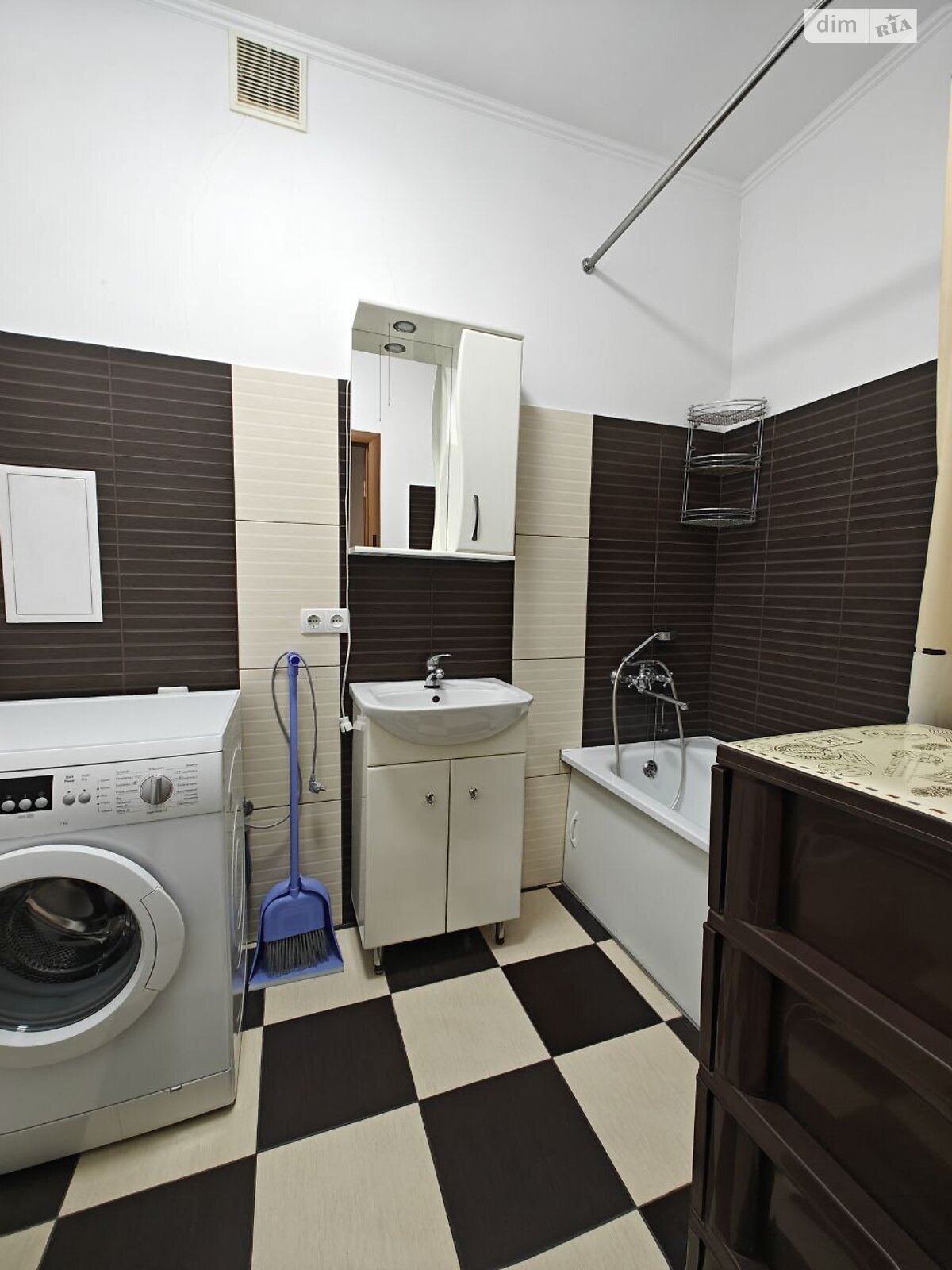 однокомнатная квартира в Тернополе, район Новый свет, на ул. Гнатюка Академика 20 в аренду на долгий срок помесячно фото 1