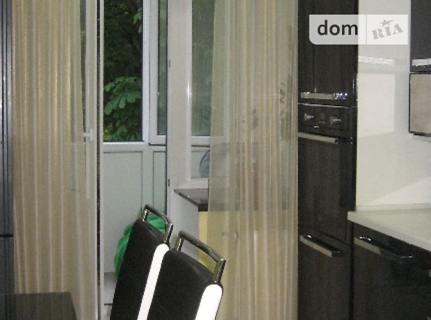 трехкомнатная квартира с мебелью в Тернополе, район Новый свет, на Новобудова в аренду на долгий срок помесячно фото 1 трехкомнатная квартира с мебелью в Тернополе, район Новый свет, на Новобудова в аренду на долгий срок помесячно фото 1