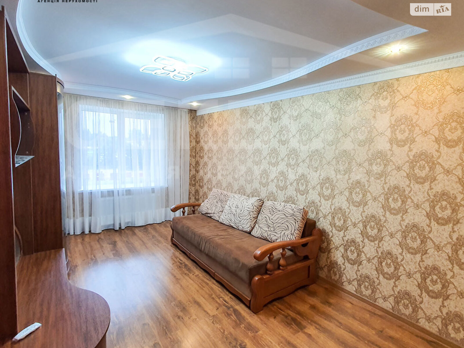 трехкомнатная квартира в Тернополе, район Оболоня, на ул. Стадниковой Софии 40А в аренду на долгий срок помесячно фото 1