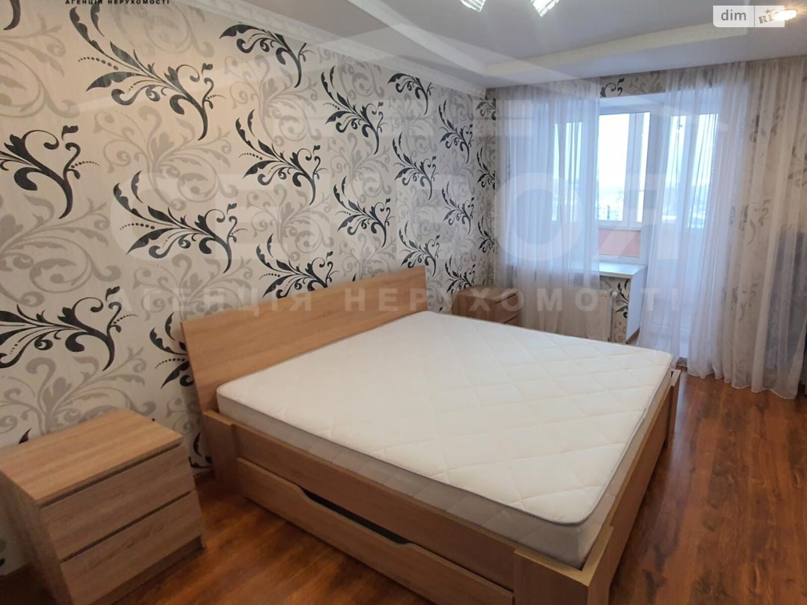 трехкомнатная квартира в Тернополе, район Оболоня, на ул. Стадниковой Софии 40А в аренду на долгий срок помесячно фото 1