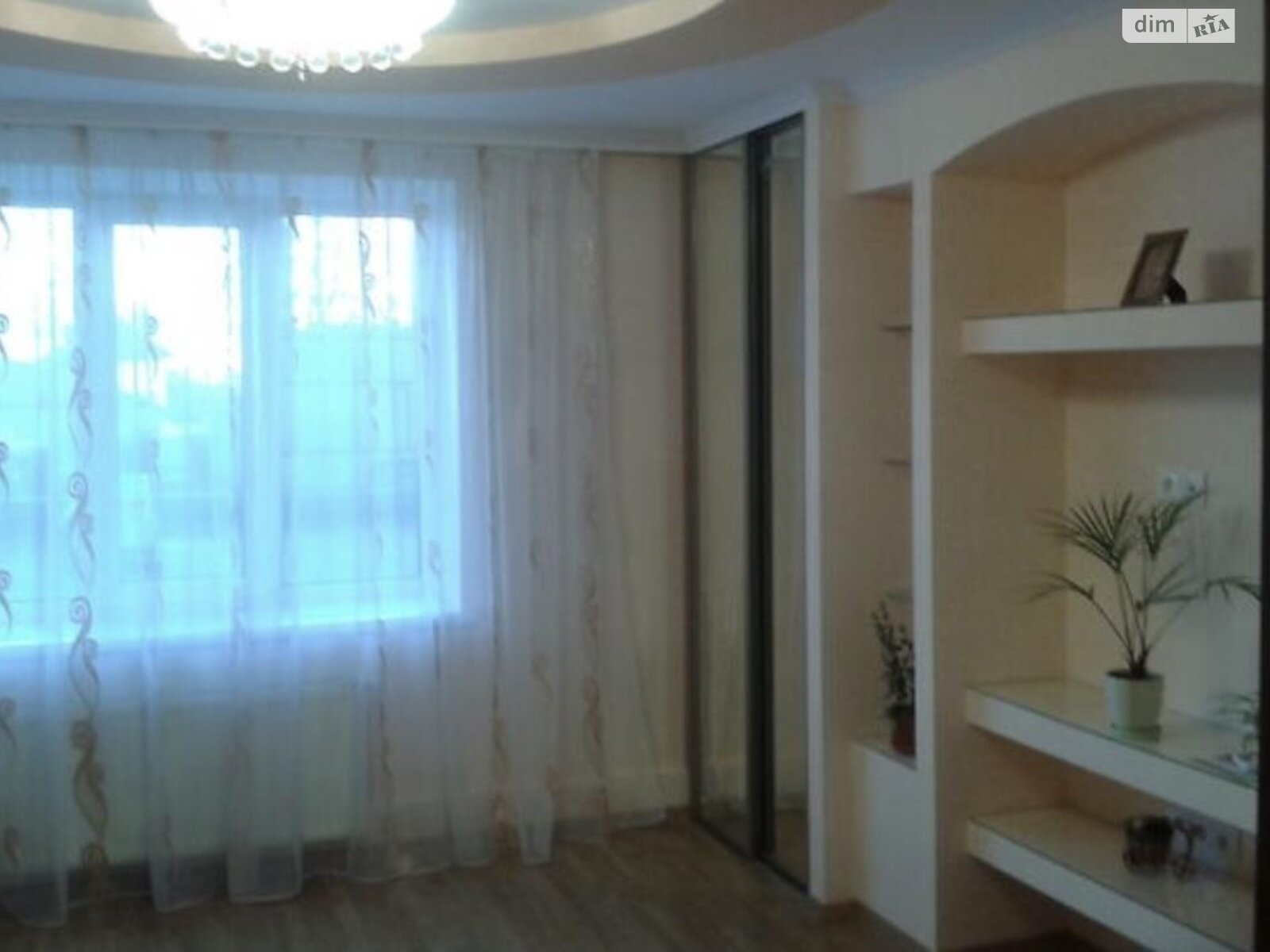трехкомнатная квартира в Тернополе, район Оболоня, на ул. Стадниковой Софии в аренду на долгий срок помесячно фото 1