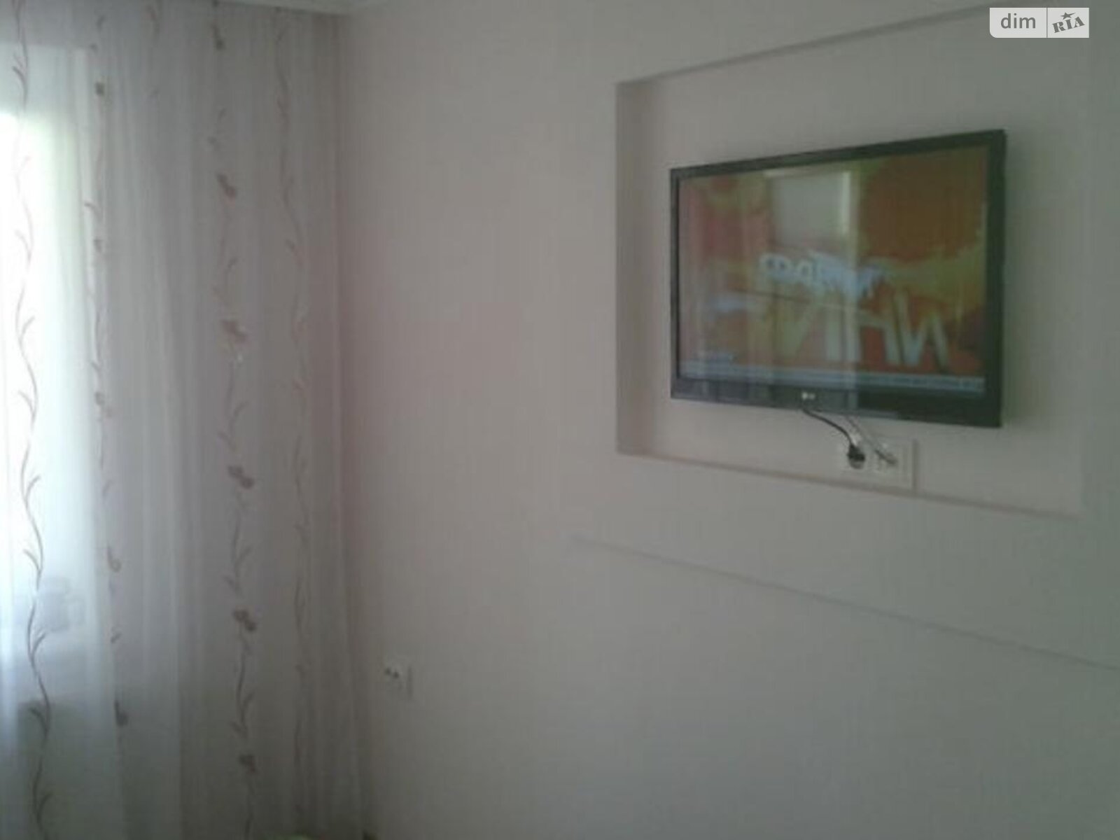 трехкомнатная квартира в Тернополе, район Оболоня, на ул. Стадниковой Софии в аренду на долгий срок помесячно фото 1