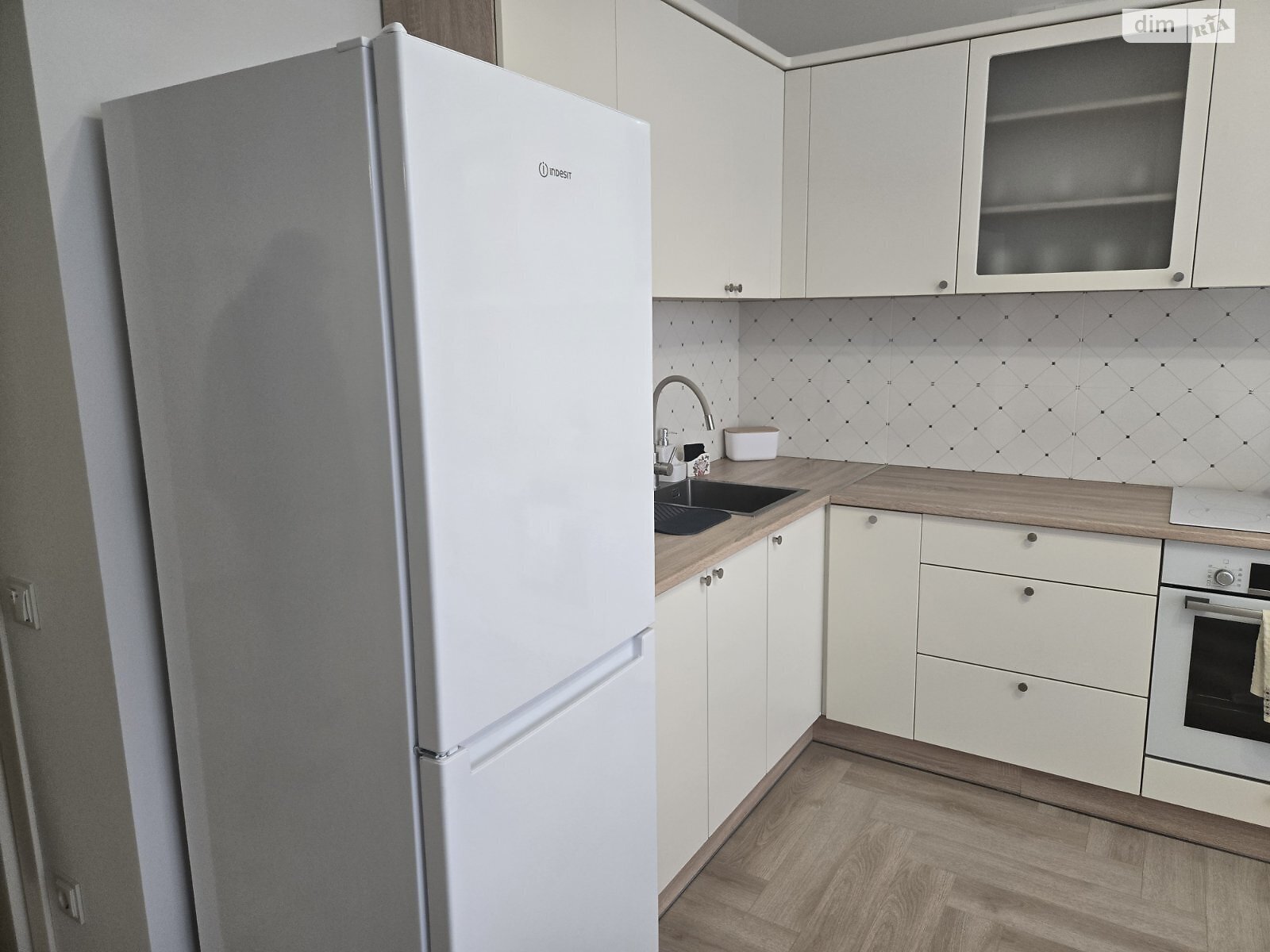 двухкомнатная квартира в Тернополе, район Оболоня, на ул. Стадниковой Софии 16 в аренду на долгий срок помесячно фото 1 двухкомнатная квартира в Тернополе, район Оболоня, на ул. Стадниковой Софии 16 в аренду на долгий срок помесячно фото 1