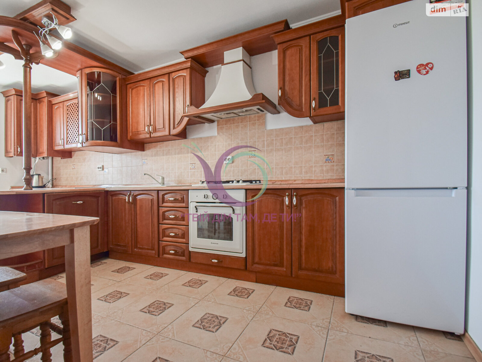 трехкомнатная квартира с ремонтом в Тернополе, район Оболоня, на ул. Тихая 6 в аренду на долгий срок помесячно фото 1