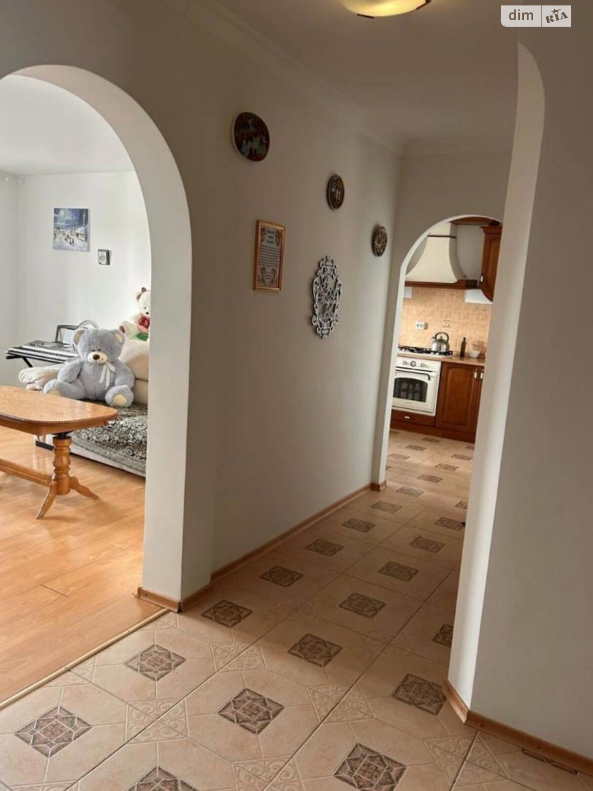 трикімнатна квартира в Тернополі, район Оболоня, на вул. Тиха в довготривалу оренду помісячно фото 1