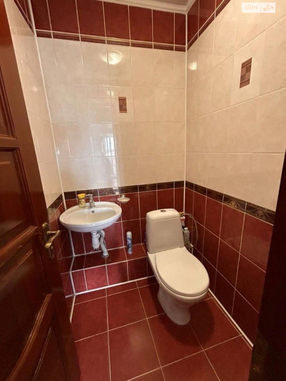 трикімнатна квартира в Тернополі, район Оболоня, на вул. Тиха в довготривалу оренду помісячно фото 1