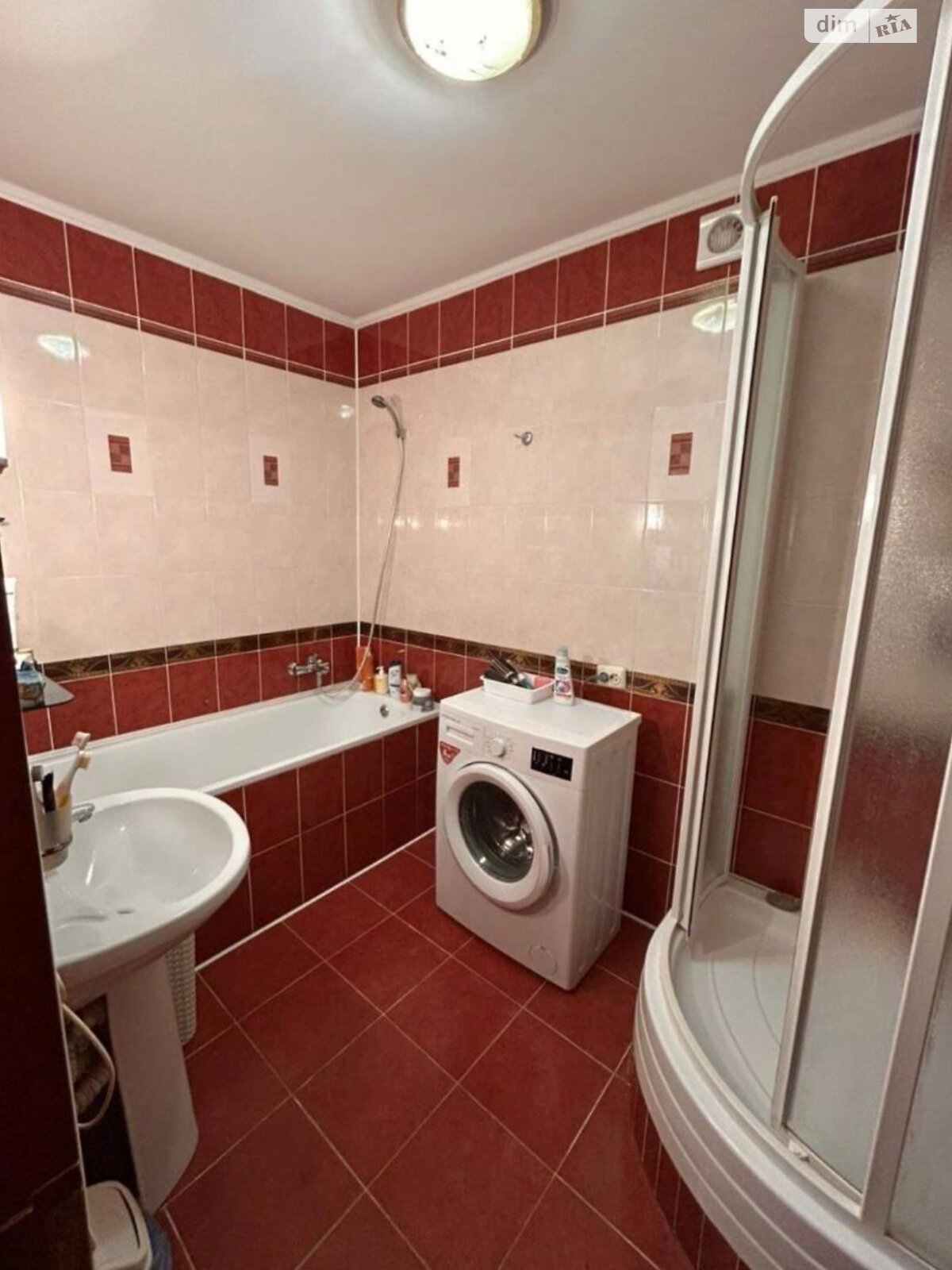 трикімнатна квартира в Тернополі, район Оболоня, на вул. Тиха в довготривалу оренду помісячно фото 1