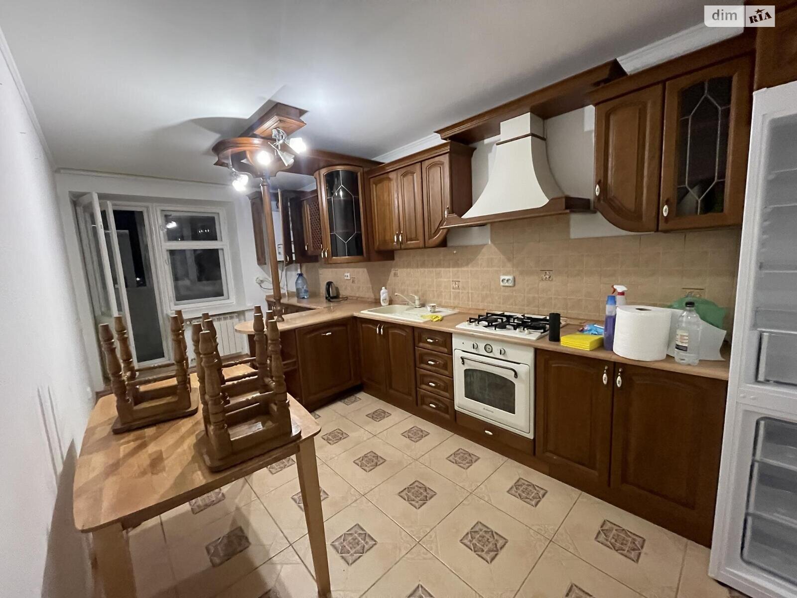 трикімнатна квартира в Тернополі, район Оболоня, на вул. Тиха в довготривалу оренду помісячно фото 1