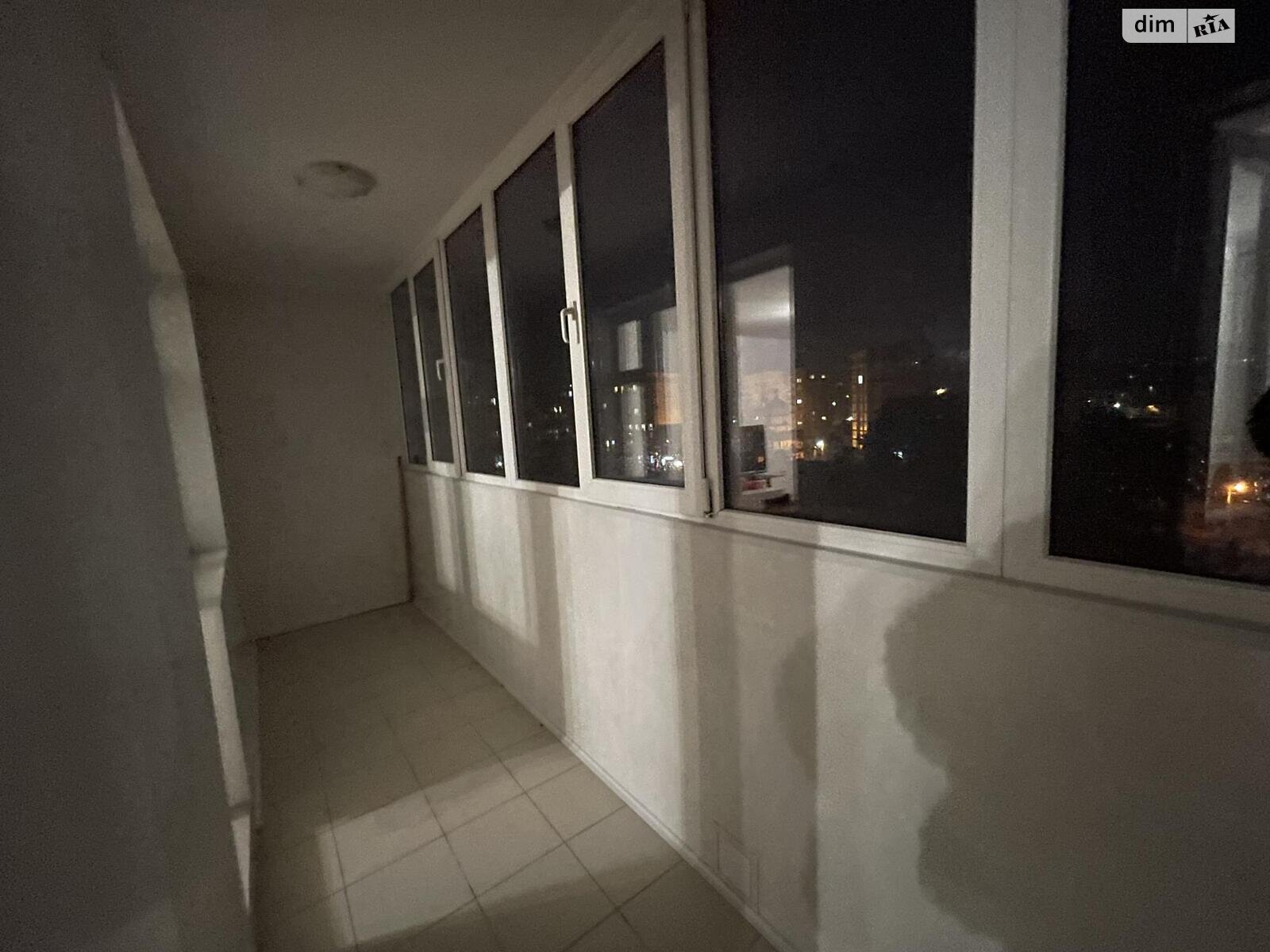 трикімнатна квартира в Тернополі, район Оболоня, на вул. Тиха в довготривалу оренду помісячно фото 1