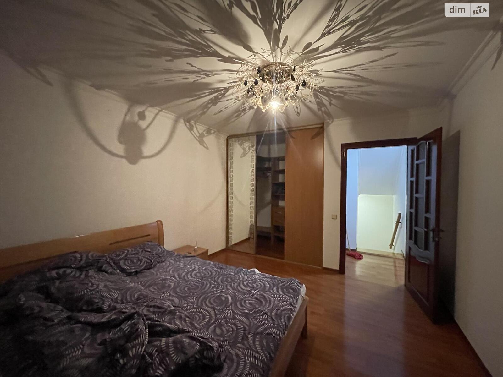 трикімнатна квартира в Тернополі, район Оболоня, на вул. Тиха в довготривалу оренду помісячно фото 1
