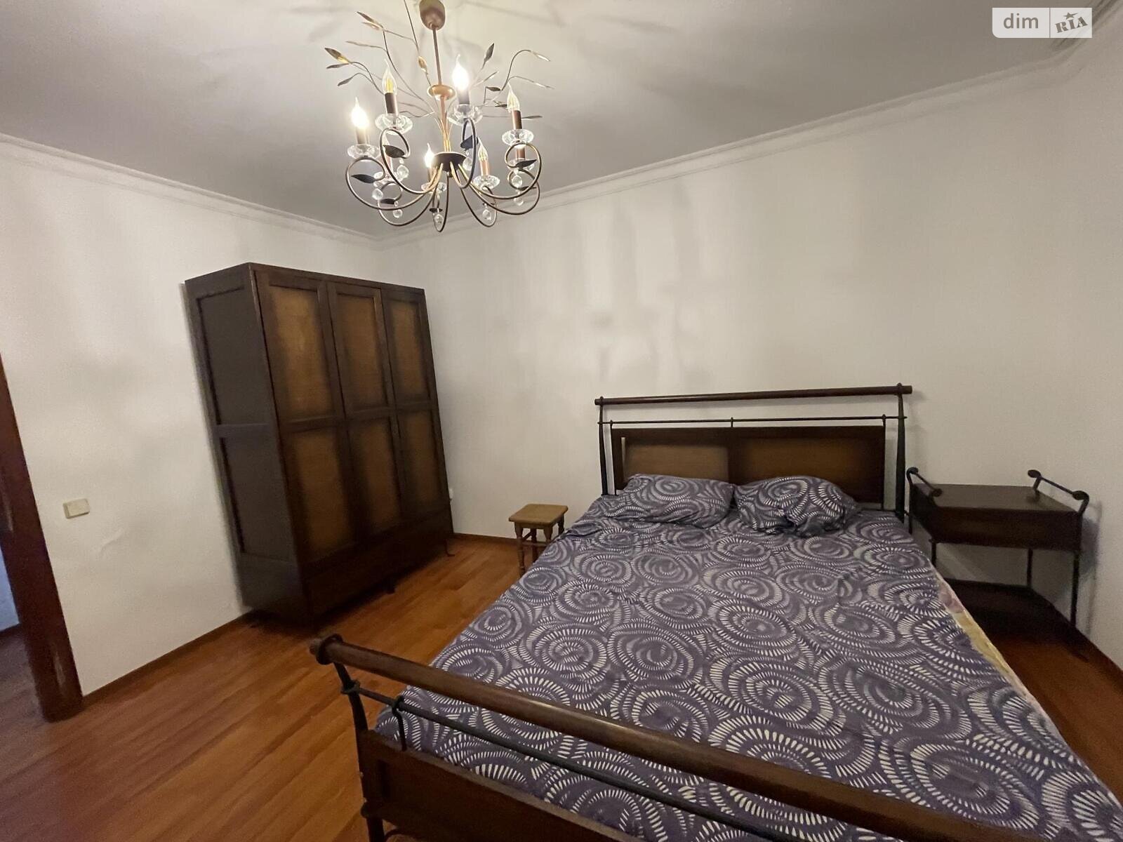 трикімнатна квартира в Тернополі, район Оболоня, на вул. Тиха в довготривалу оренду помісячно фото 1