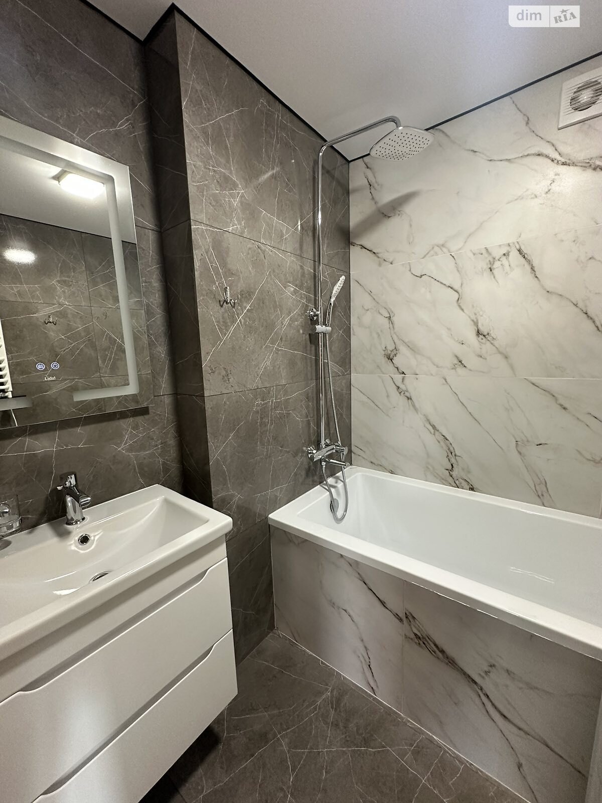 двокімнатна квартира в Тернополі, на вул. Підволочиське шосе, кв. 64 в довготривалу оренду помісячно фото 1 двокімнатна квартира в Тернополі, на вул. Підволочиське шосе, кв. 64 в довготривалу оренду помісячно фото 1