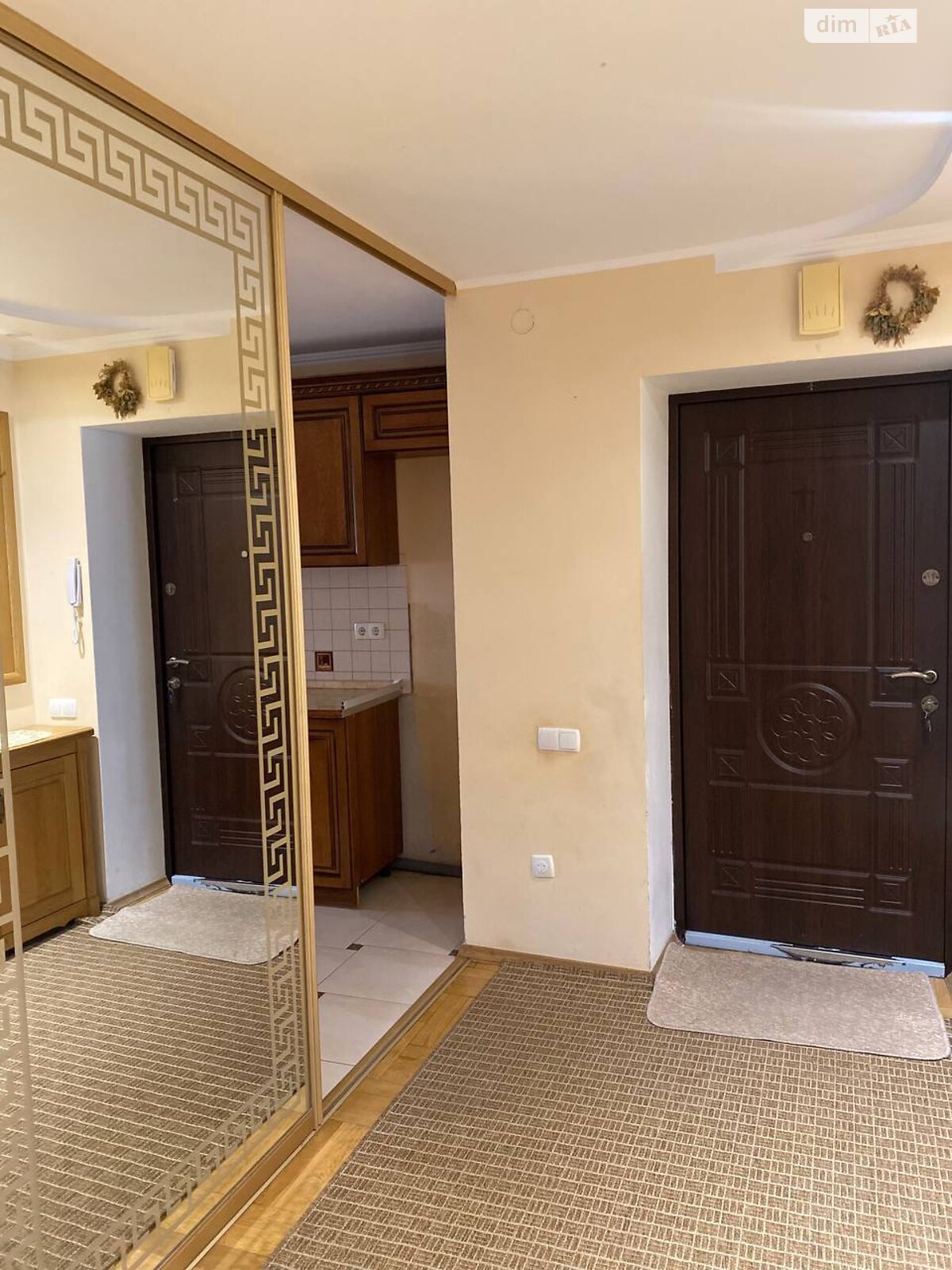 трикімнатна квартира в Тернополі, район Північний, на вул. Генерала Мирона Тарнавського в довготривалу оренду помісячно фото 1 трикімнатна квартира в Тернополі, район Північний, на вул. Генерала Мирона Тарнавського в довготривалу оренду помісячно фото 1