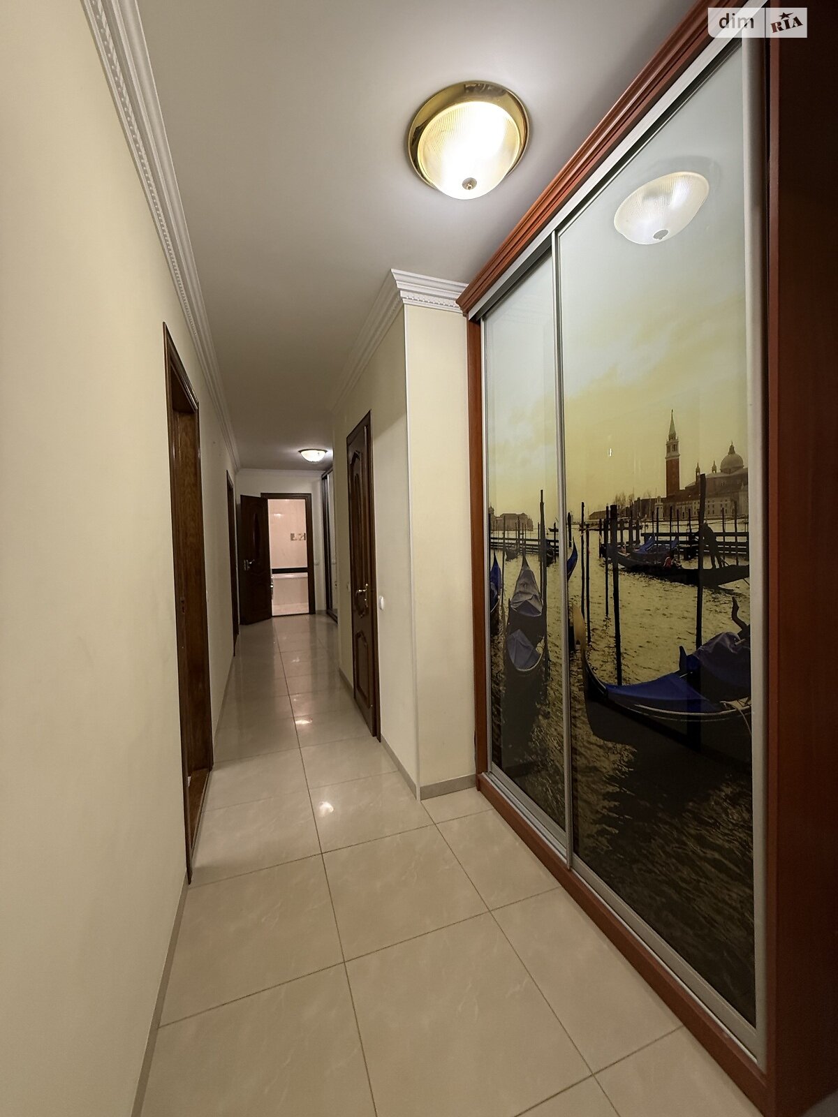 трехкомнатная квартира в Тернополе, район Старый парк, на ул. Квитки Цисык 60 в аренду на долгий срок помесячно фото 1 трехкомнатная квартира в Тернополе, район Старый парк, на ул. Квитки Цисык 60 в аренду на долгий срок помесячно фото 1