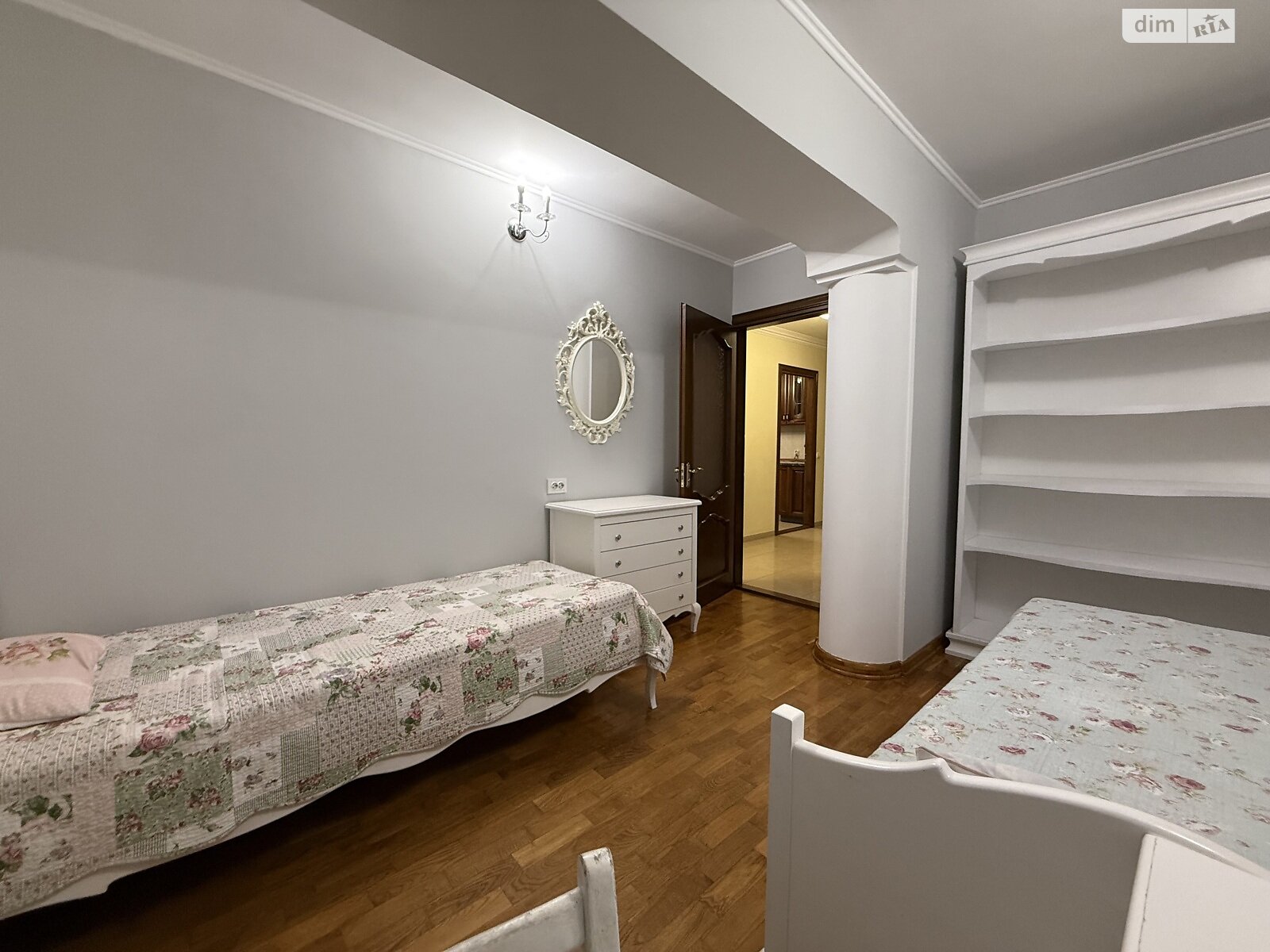 трехкомнатная квартира в Тернополе, район Старый парк, на ул. Квитки Цисык 60 в аренду на долгий срок помесячно фото 1 трехкомнатная квартира в Тернополе, район Старый парк, на ул. Квитки Цисык 60 в аренду на долгий срок помесячно фото 1