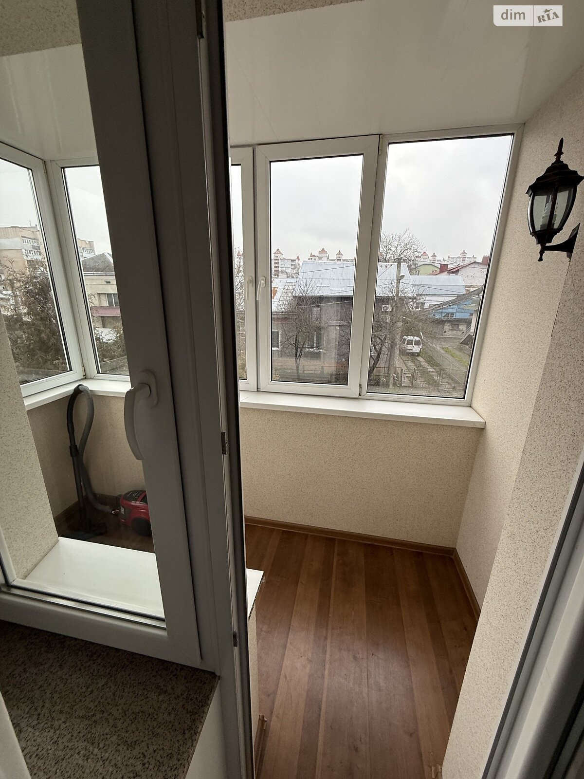 трехкомнатная квартира в Тернополе, район Старый парк, на ул. Квитки Цисык 60 в аренду на долгий срок помесячно фото 1 трехкомнатная квартира в Тернополе, район Старый парк, на ул. Квитки Цисык 60 в аренду на долгий срок помесячно фото 1