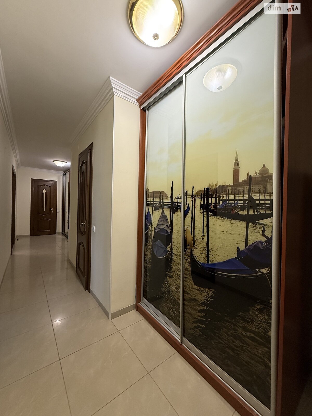 трехкомнатная квартира в Тернополе, район Старый парк, на ул. Квитки Цисык 60 в аренду на долгий срок помесячно фото 1 трехкомнатная квартира в Тернополе, район Старый парк, на ул. Квитки Цисык 60 в аренду на долгий срок помесячно фото 1